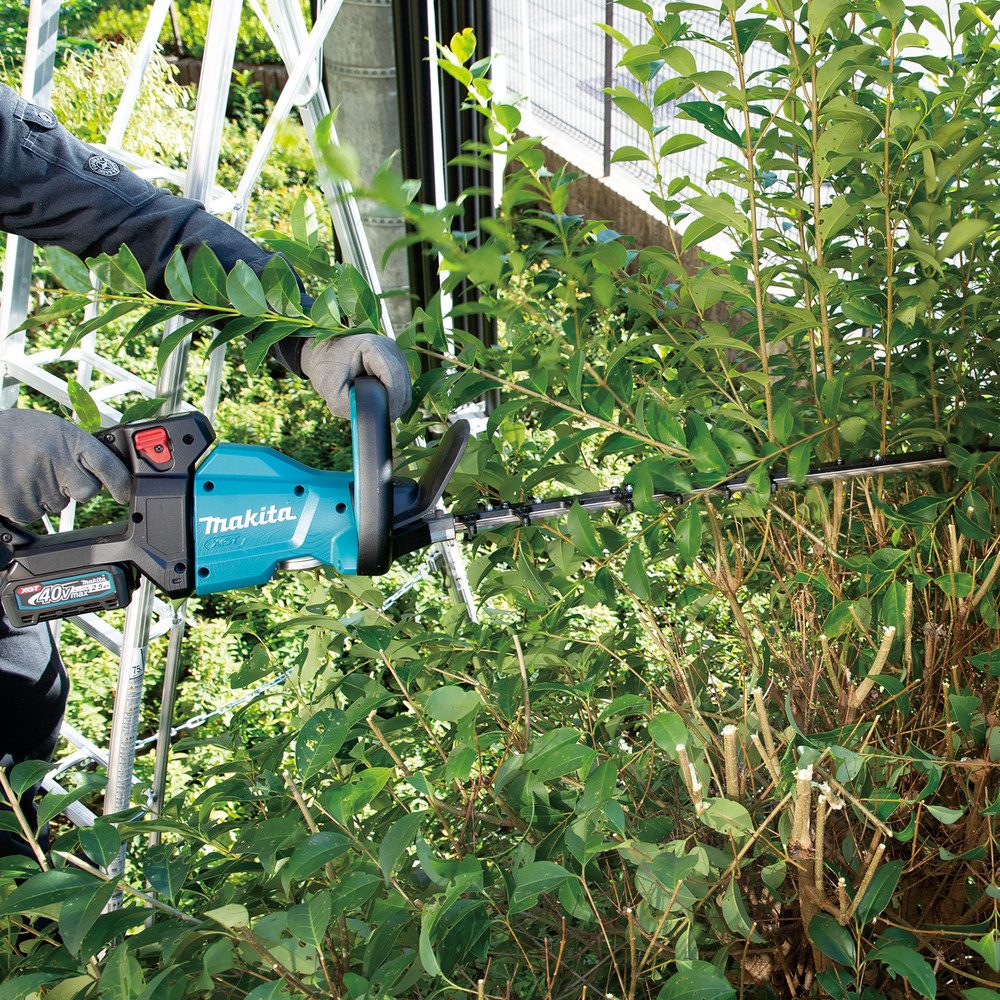 Makita Akku-Heckenschere »UH006GZ« XGT, 40V max., 60 cm, 25 mm, ohne Akku und Ladegerät, bürstenlos, für dicke Zweige bis Ø25mm, dreiseitig geschliffen
