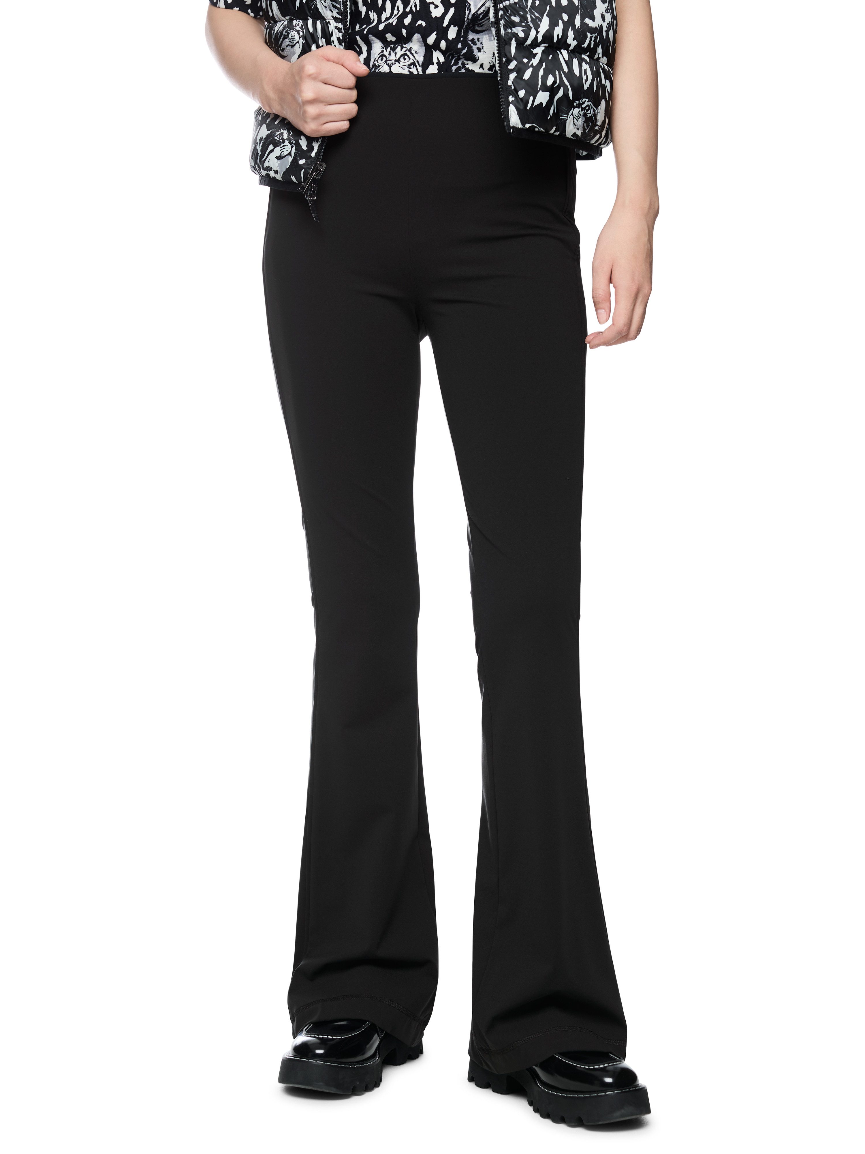 Marc Cain Stoffhose Forest Walk Premium Damenmode Model FRENDA im Feminine Fit