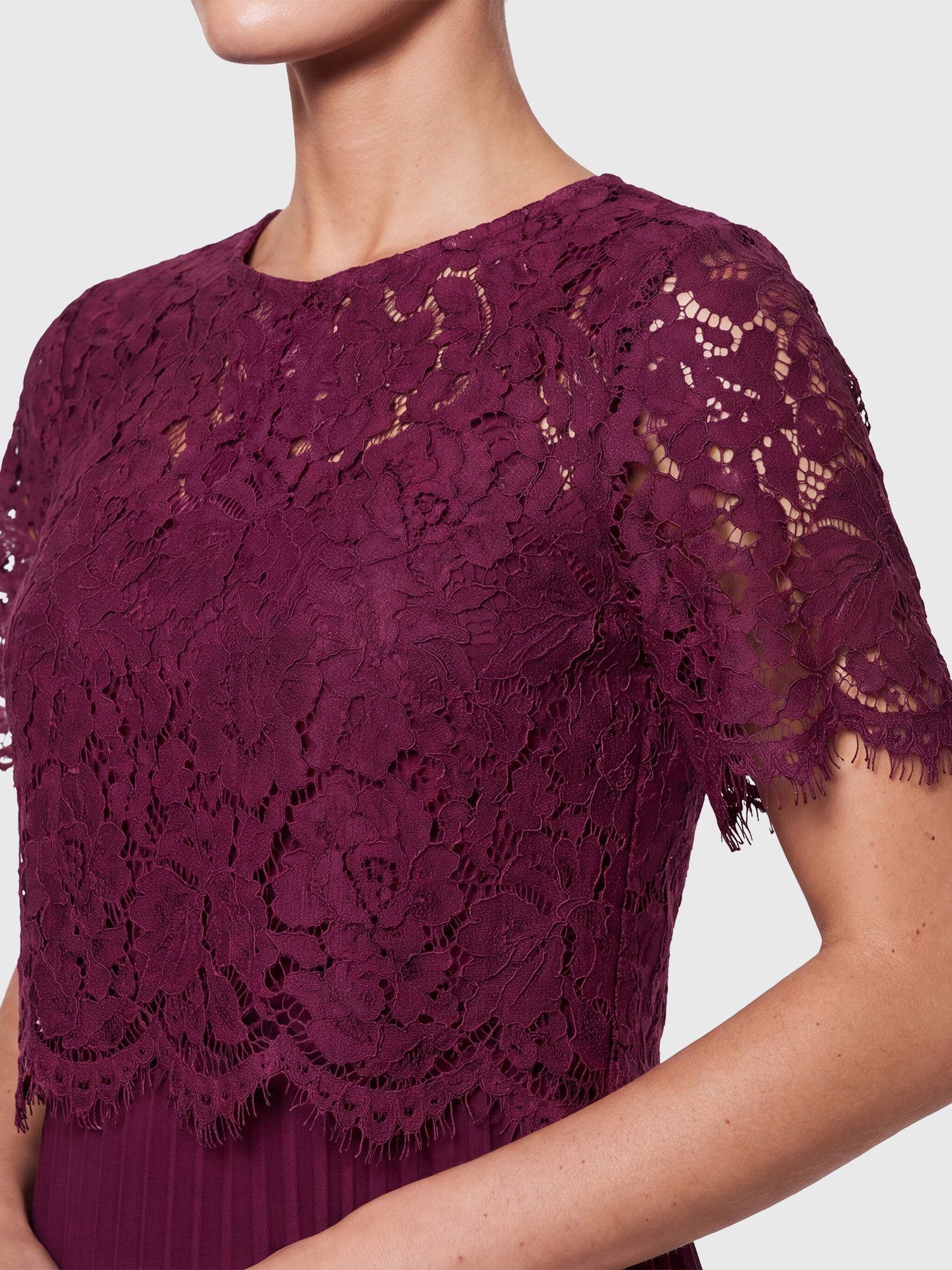 Apart Abendkleid mit Spitzenoberteil und Plisseerock – Bild 5 von 5