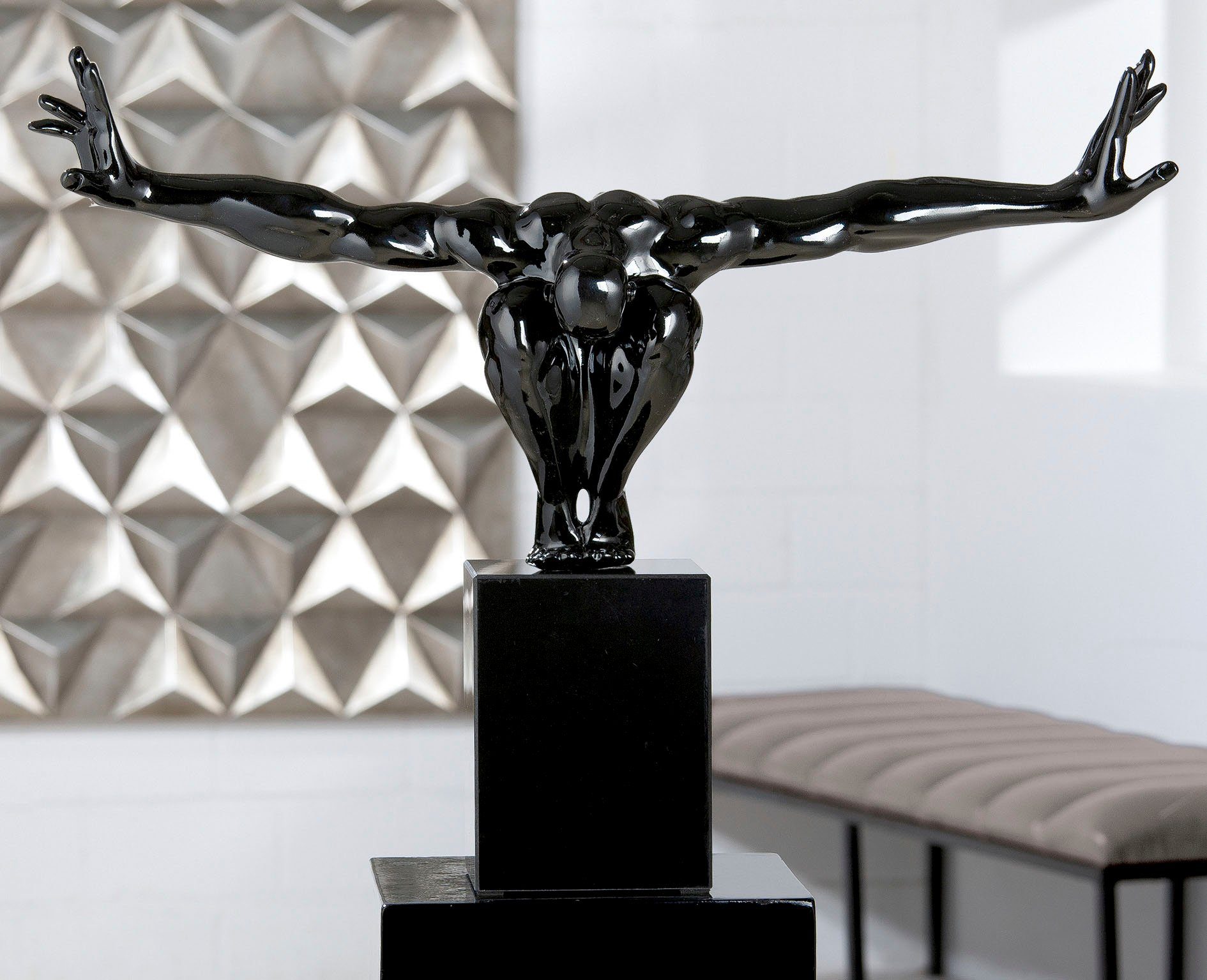 Cliffhanger Gilde by auf St), schwarz Casablanca Marmorsäule Skulptur (1 Skulptur