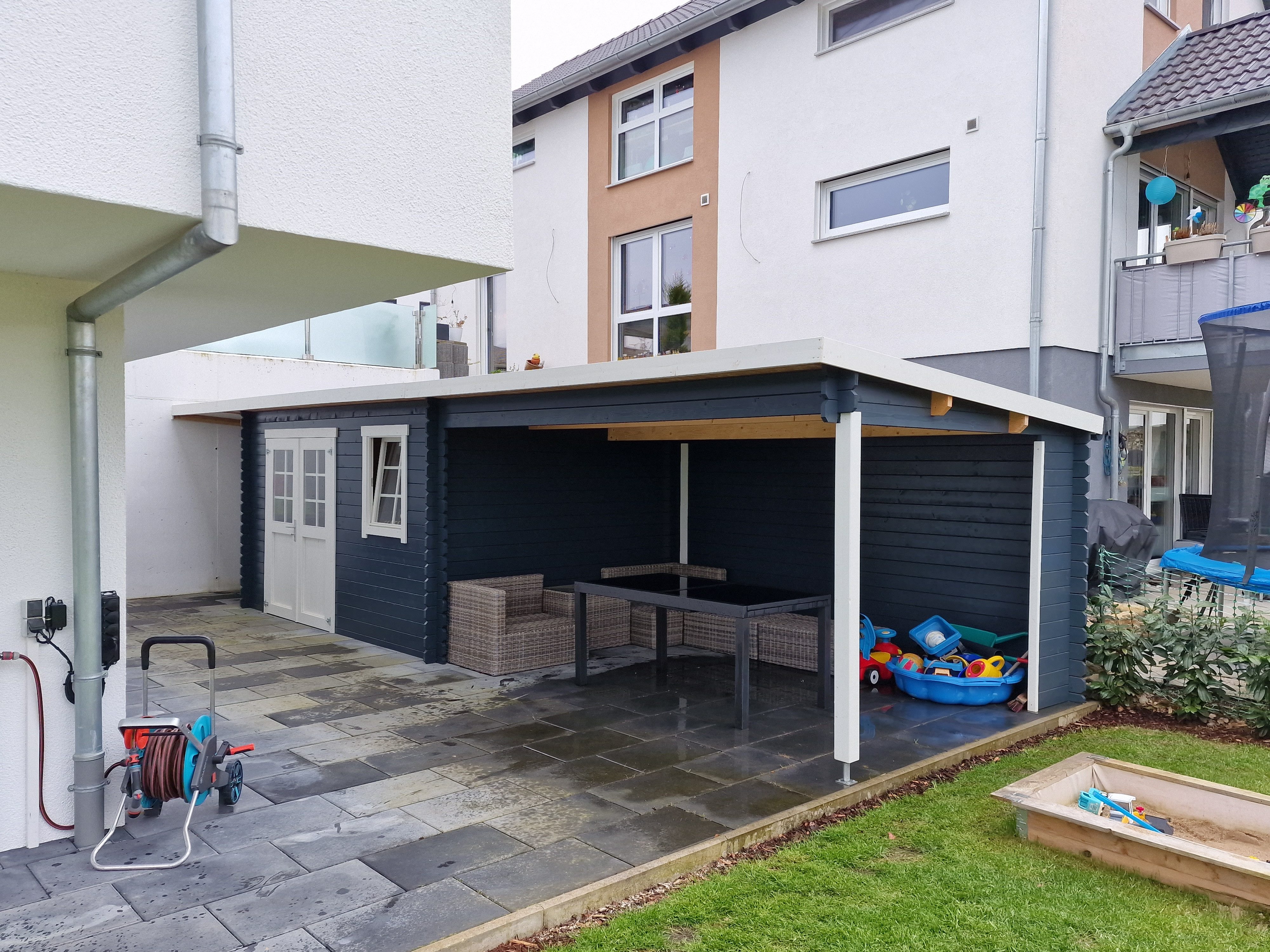 LASITA MAJA Gartenhaus Lasita Gartenhaus mit Anbau Aida 780×314 cm 28 mm, BxT: 780x314 cm, Blockbohlenhaus mit Fußboden, robustes Gerätehaus für den Garten