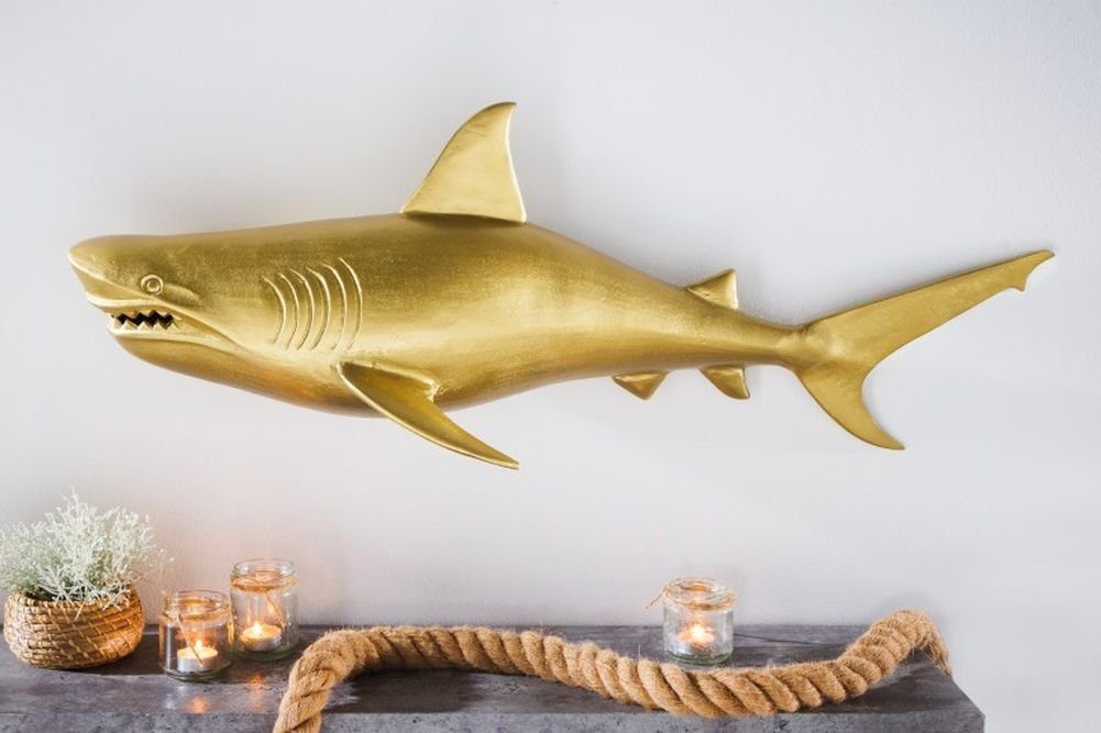 LebensWohnArt Dekoobjekt Wanddeko Haifisch 105cm SHARK gold Aluminium Maritim links