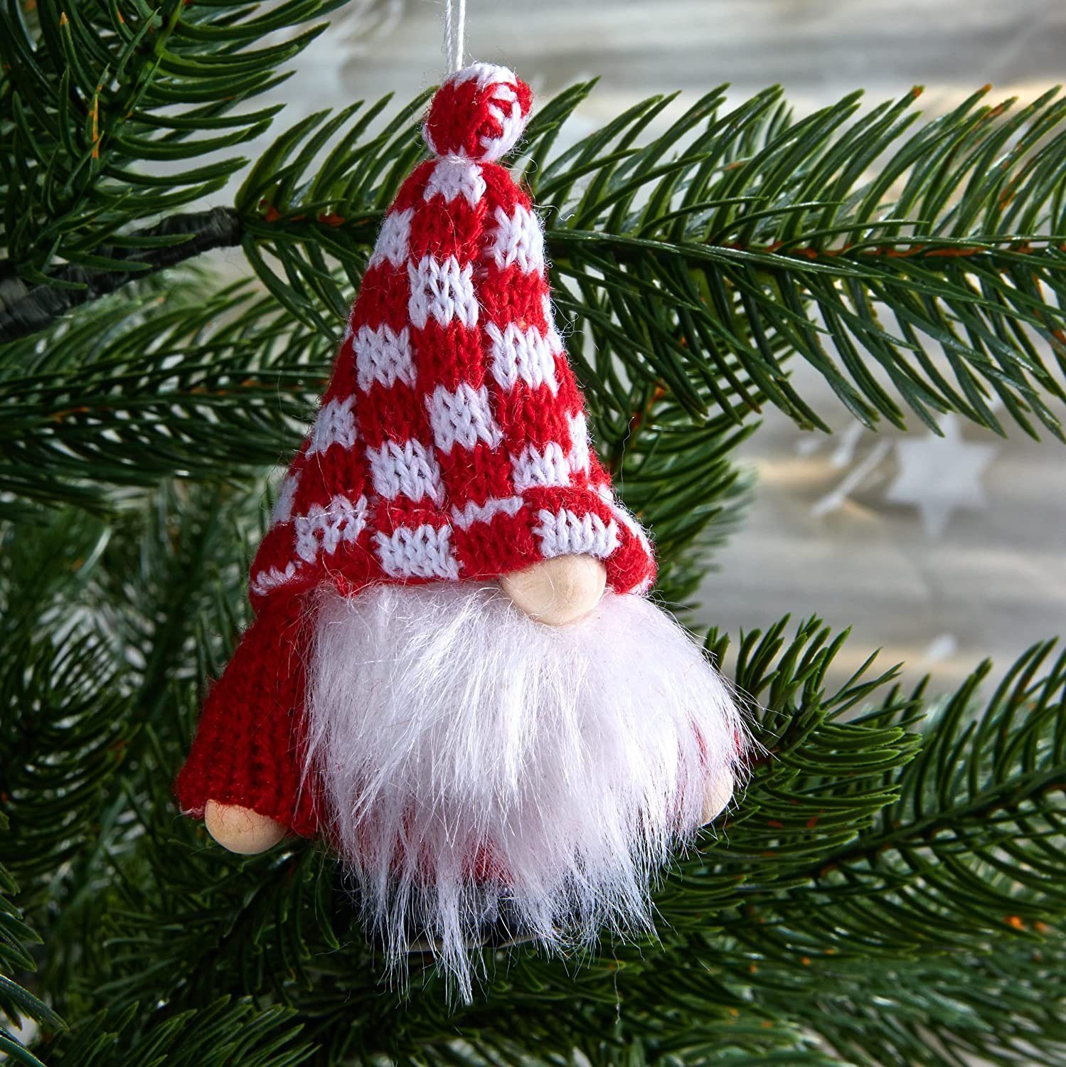 BRUBAKER Christbaumschmuck Weihnachtsgnom aus Holz Weihnachtsanhänger 7,5 cm (10-tlg), Baumanhänger Weihnachtszwerge Wichtel Weihnachtswichtel in Geschenkbox – Bild 5 von 5