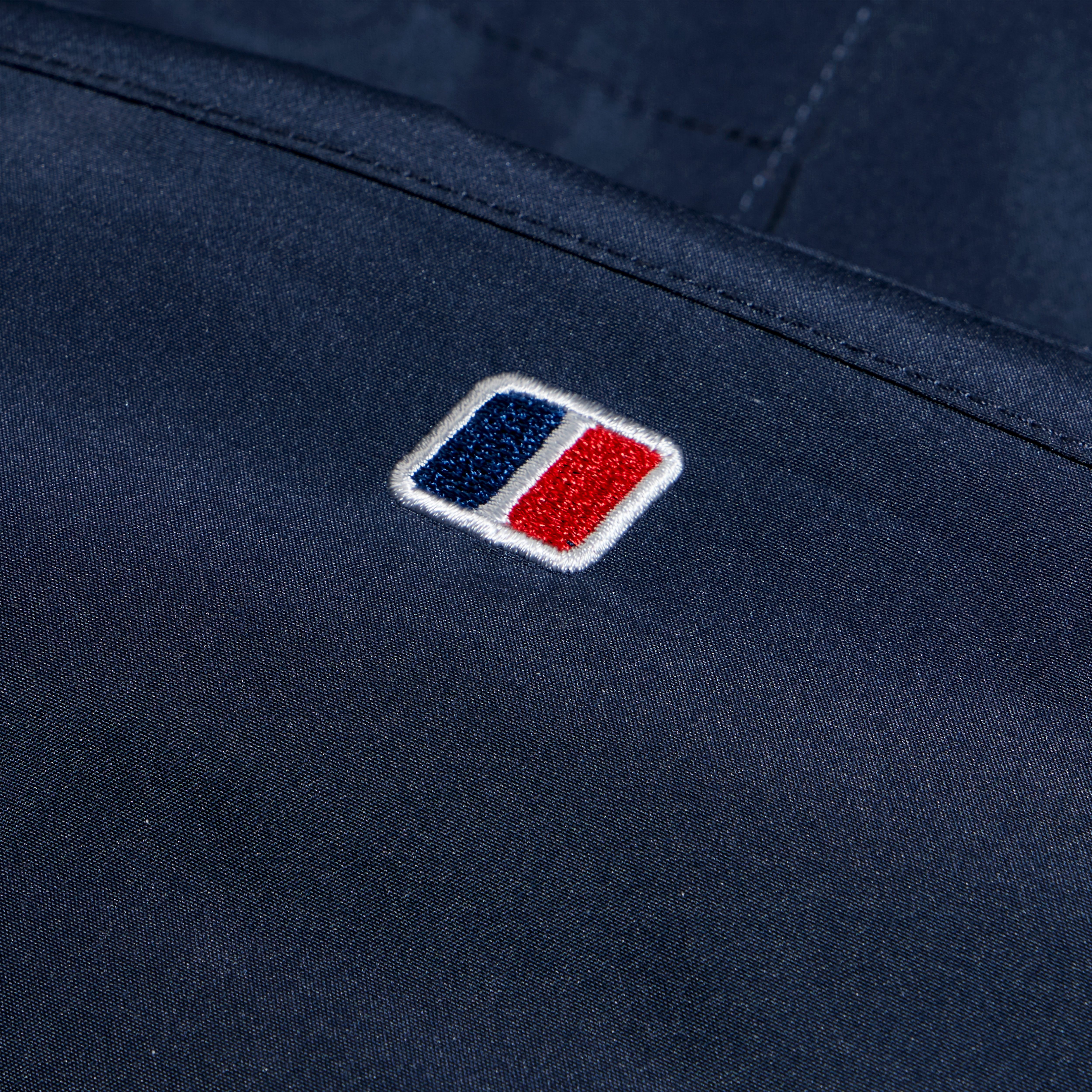 Berghaus Softshelljacke GLISSADE III IA SHELL JKT AF mit windabweisender Ausstattung, wärmeisolierend, normale Schnittform