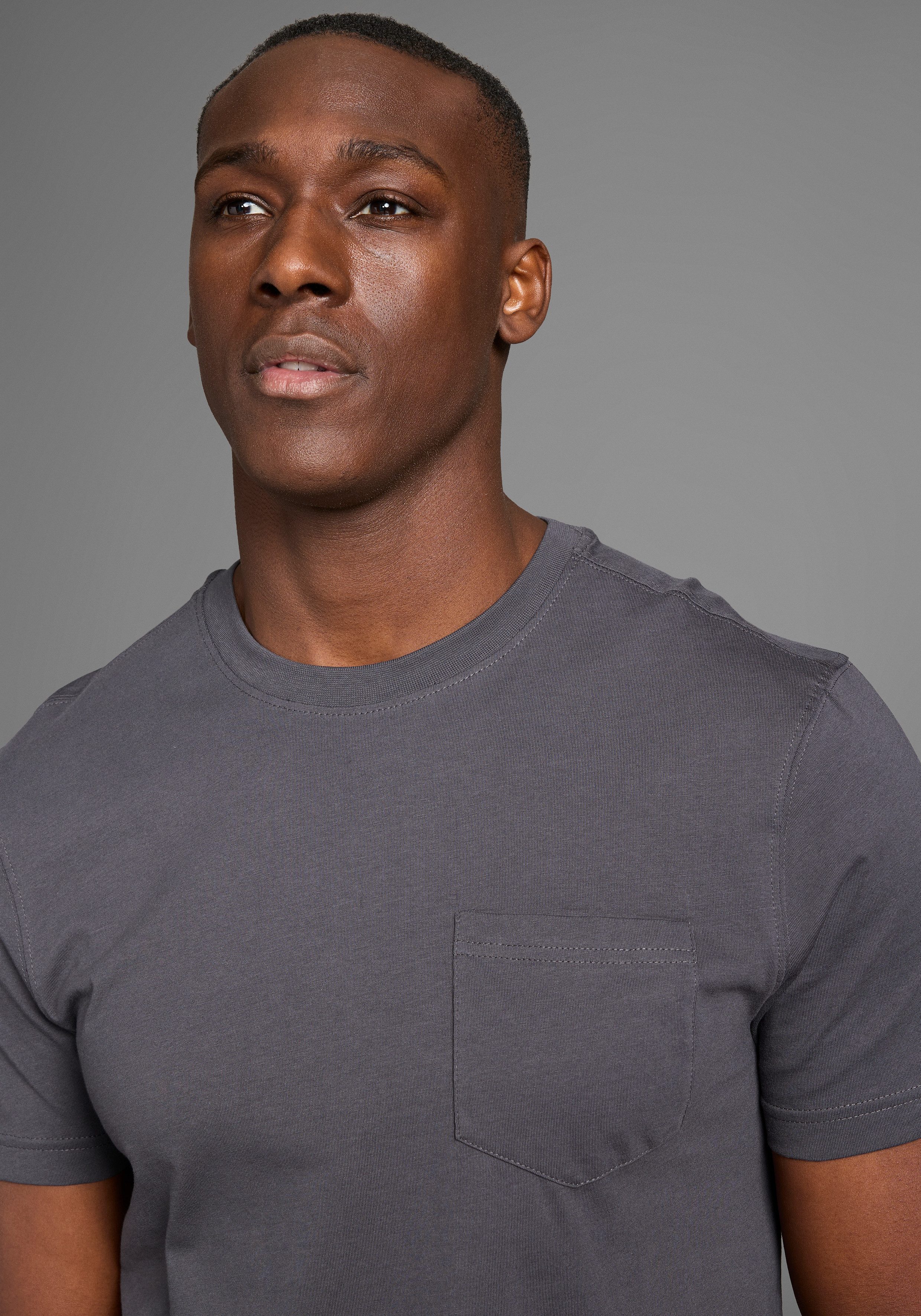 Bruno Banani Longshirt mit abgerundetem Saum und 4cm Mehrlänge – Bild 3 von 5