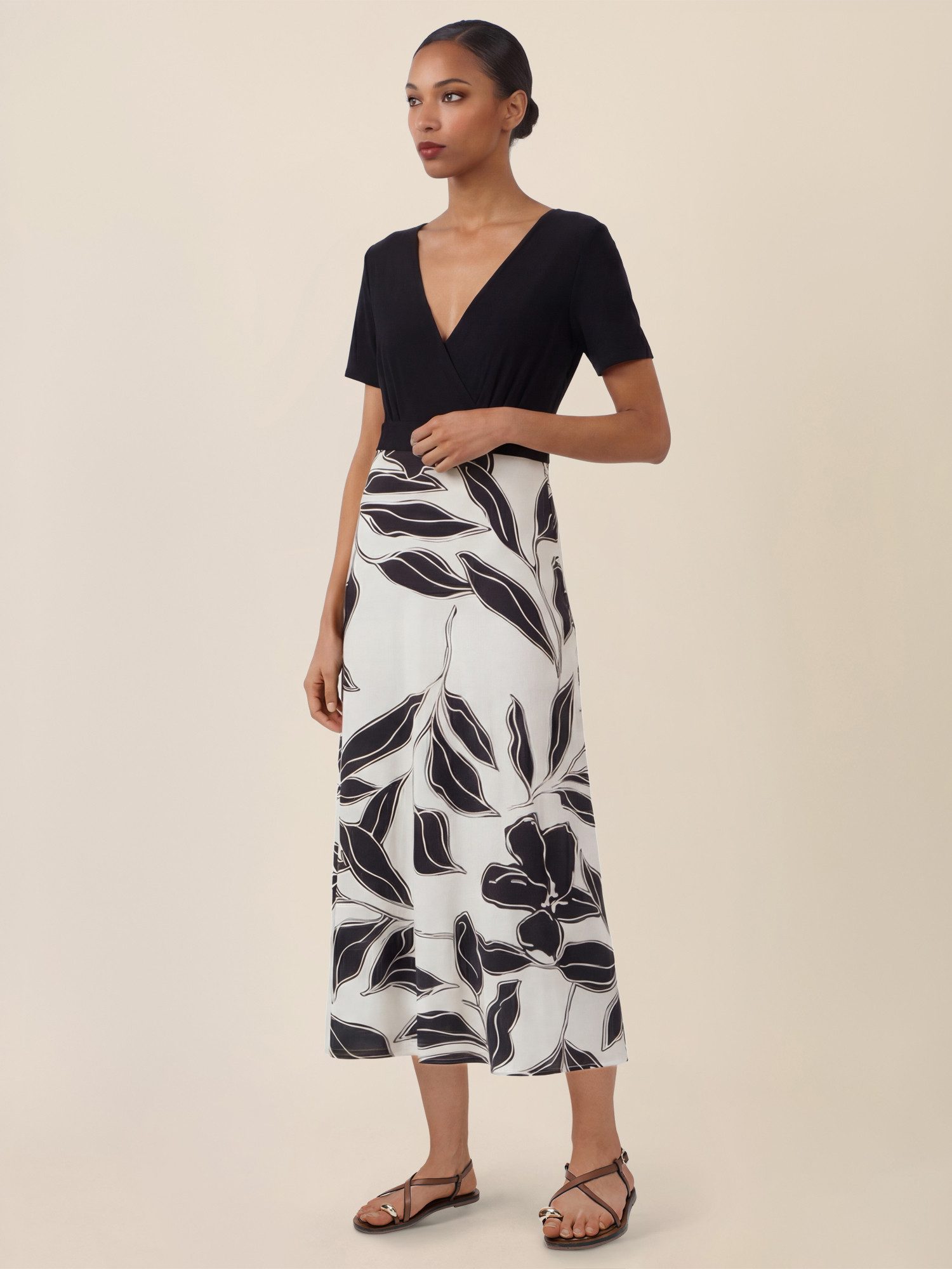 Apart Jerseykleid mit Wickeloptik und floralem Print