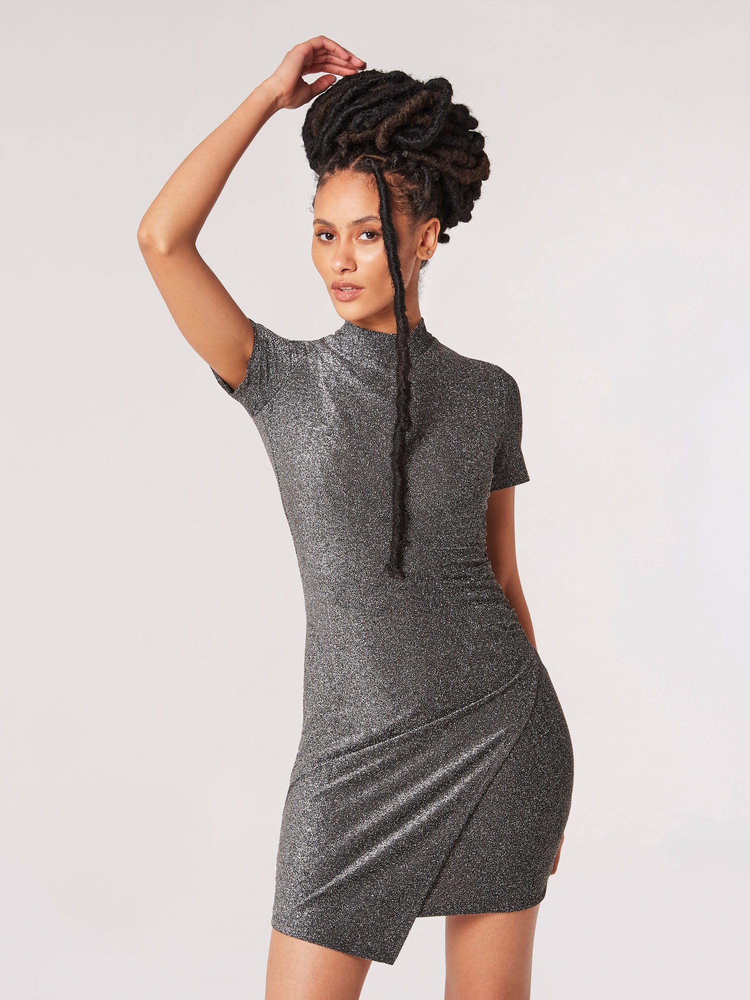 Apricot Partykleid Glitzerkleid in Wickeloptik mit Schlüsselloch-Ausschnitt