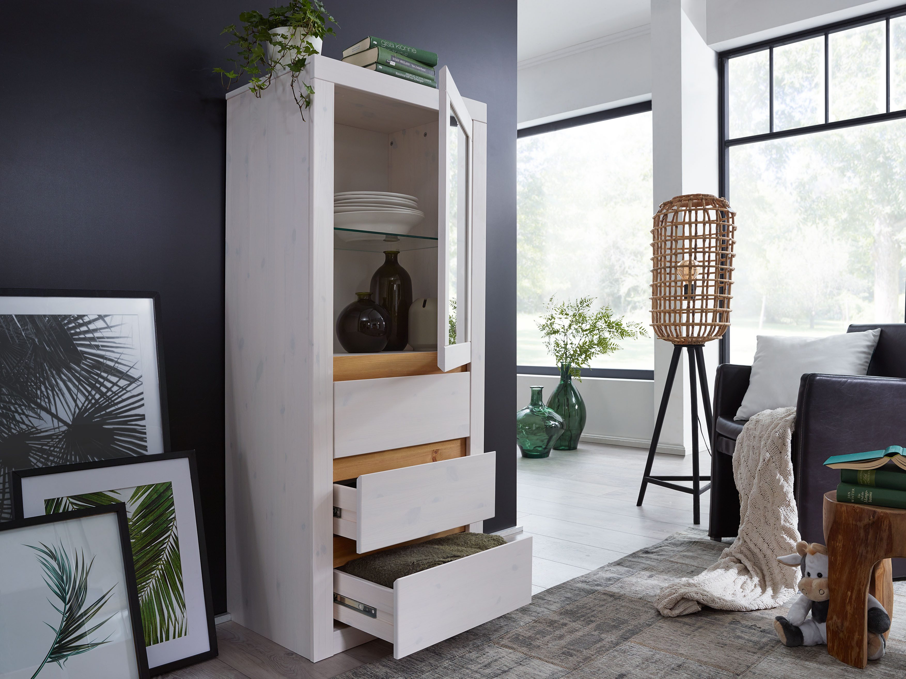 Woodroom Highboard Weimar (Kiefer massiv, 62x150x42 cm), Wohnzimmerschrank, Vitrine, Hochkommode, Schrank mit Glastür