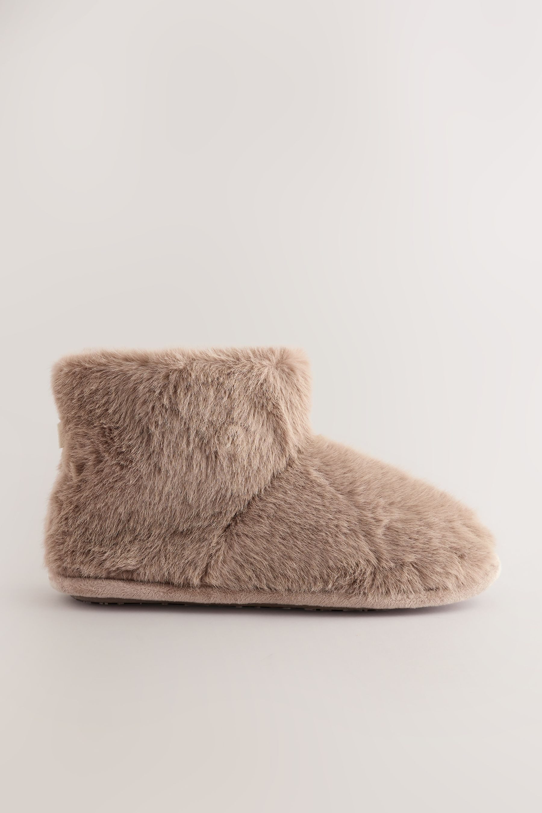 Next Hausstiefel aus Kunstfell Hausschuh (1-tlg)
