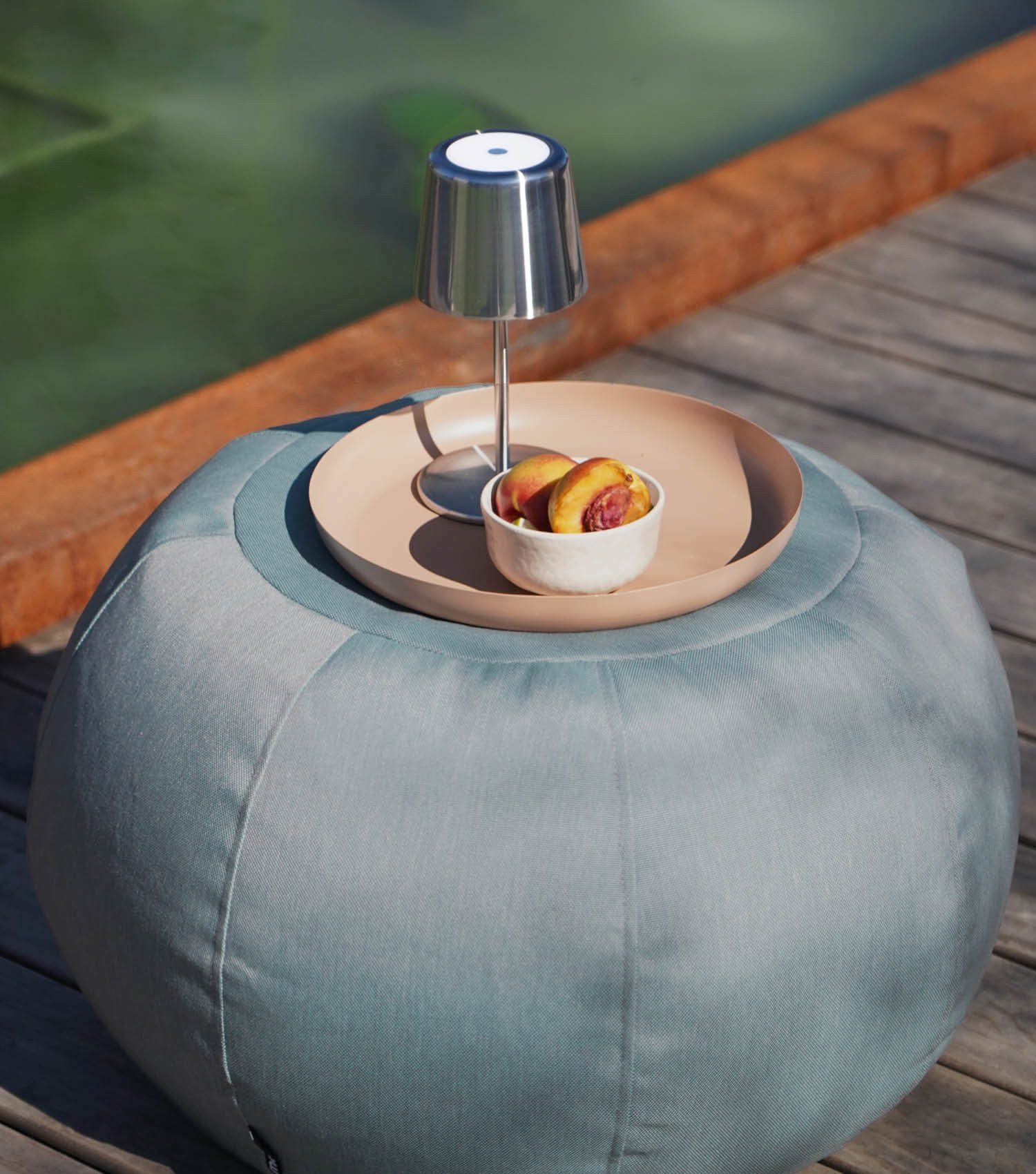 mokebo Pouf Der Kugelige (für drinnen & draußen), Sitzhocker Outdoor, Fußhocker, Hocker & Sitzkissen eckig Himmelblau