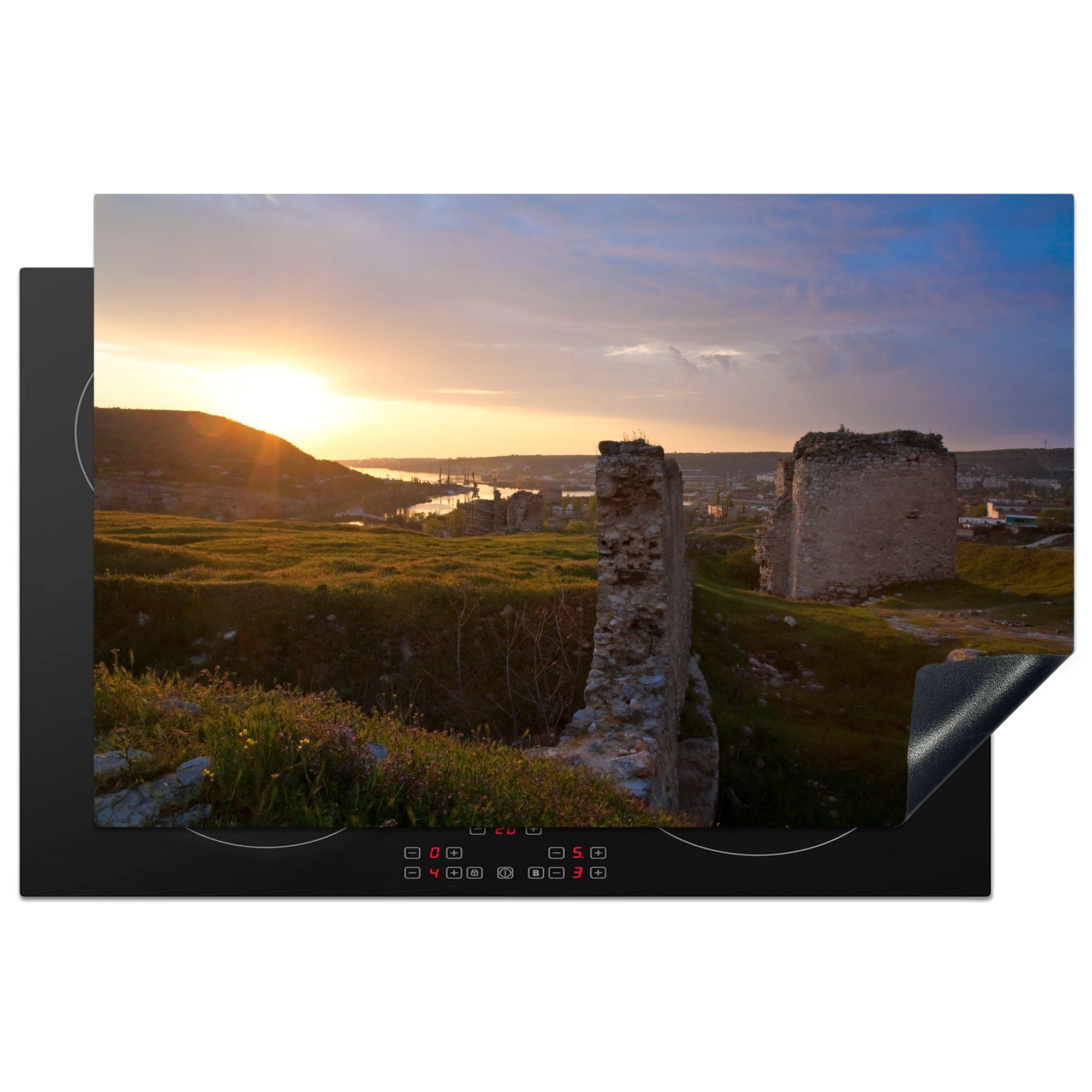 MuchoWow Herdblende-/Abdeckplatte Sonnenuntergang über einer alten Festung auf der Krim bei Sebastopol, Vinyl, (1 tlg), 81x52 cm, Induktionskochfeld Schutz für die küche, Ceranfeldabdeckung