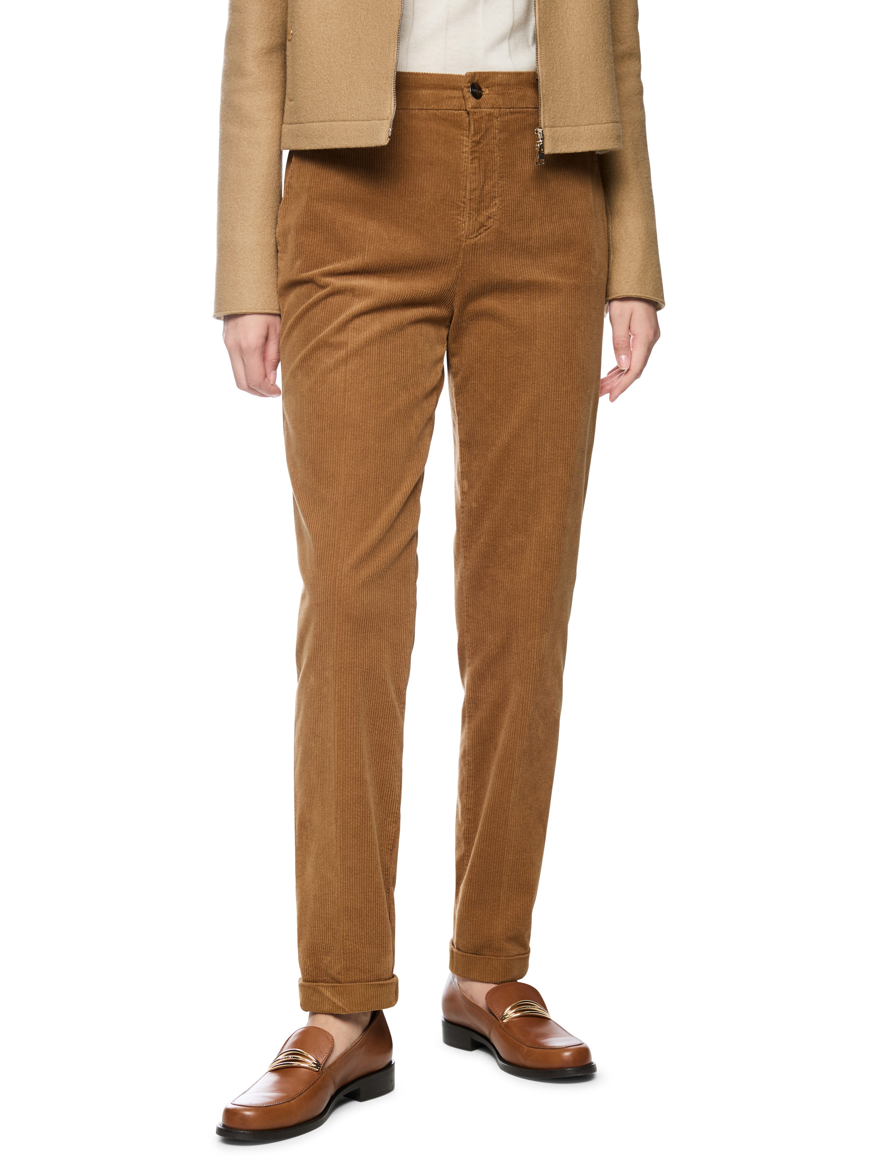 Marc Cain Cordhose Forest Walk Premium Damenmode Model FRANCA im Feminine Fit