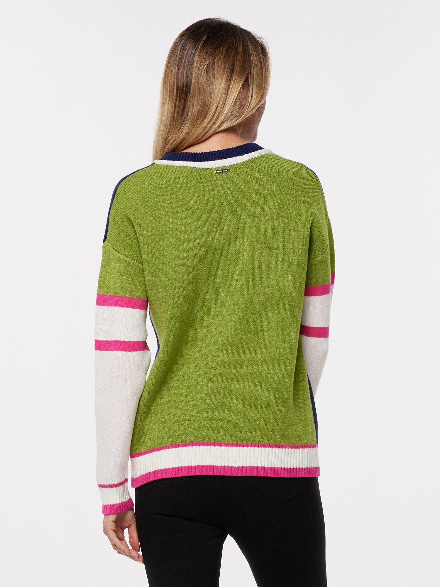 Sarah Kern Strickpullover Sweater koerpernah mit SK68-Schriftzug günstig online kaufen