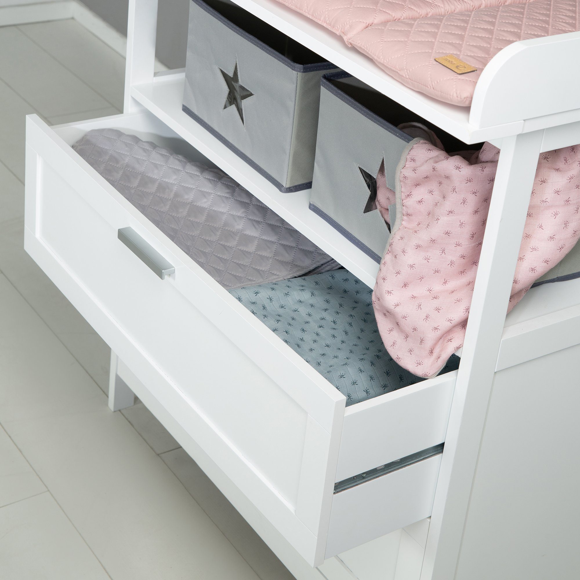 roba® Wickelkommode Hamburg, mit Ansatz, 2 Schubladen & Boxen, Wandbefestigung, Wickelhöhe 92 cm