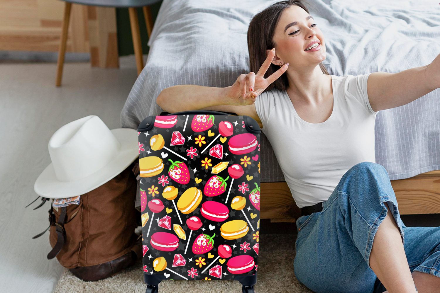 rollen, - Rollen, Muster Reisetasche 4 Ferien, Handgepäck mit - MuchoWow Süßigkeiten Handgepäckkoffer für Erdbeere, Reisekoffer Trolley,