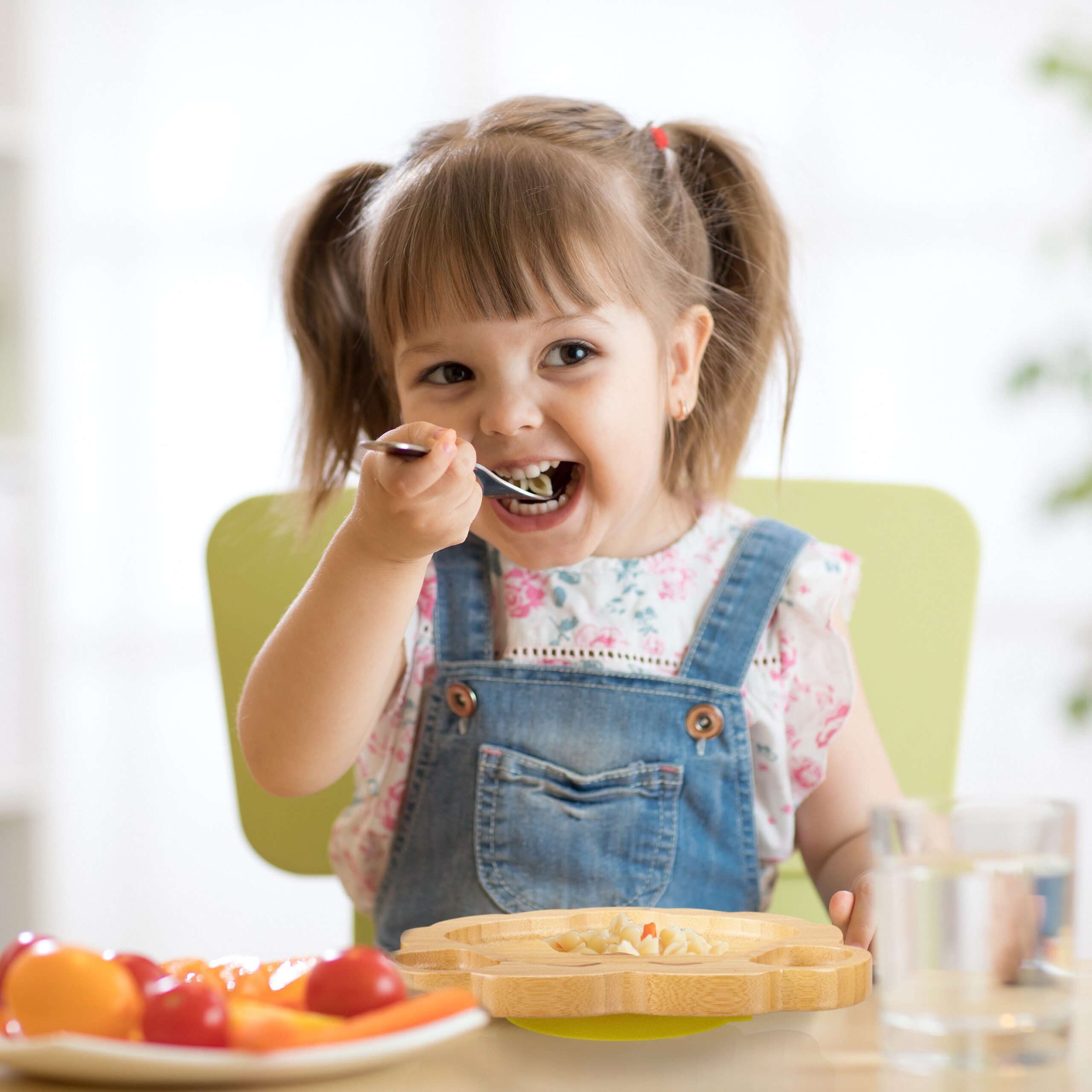 relaxdays Kindergeschirr-Set Baby-Teller mit Saugnapf "Löwe", Bambus