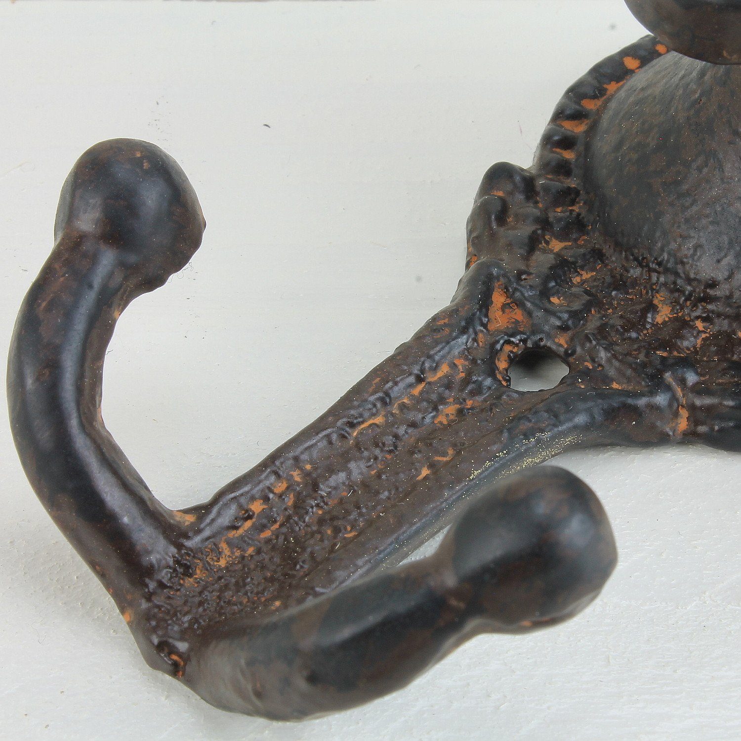 Macosa Home Wandhaken Wandhaken Blume mit 2 Haken Metall rund Vintage Dlrostfarben Landhaus, Wand, Garderobenhaken Kleiderhaken Handtuchhaken Dekohaken