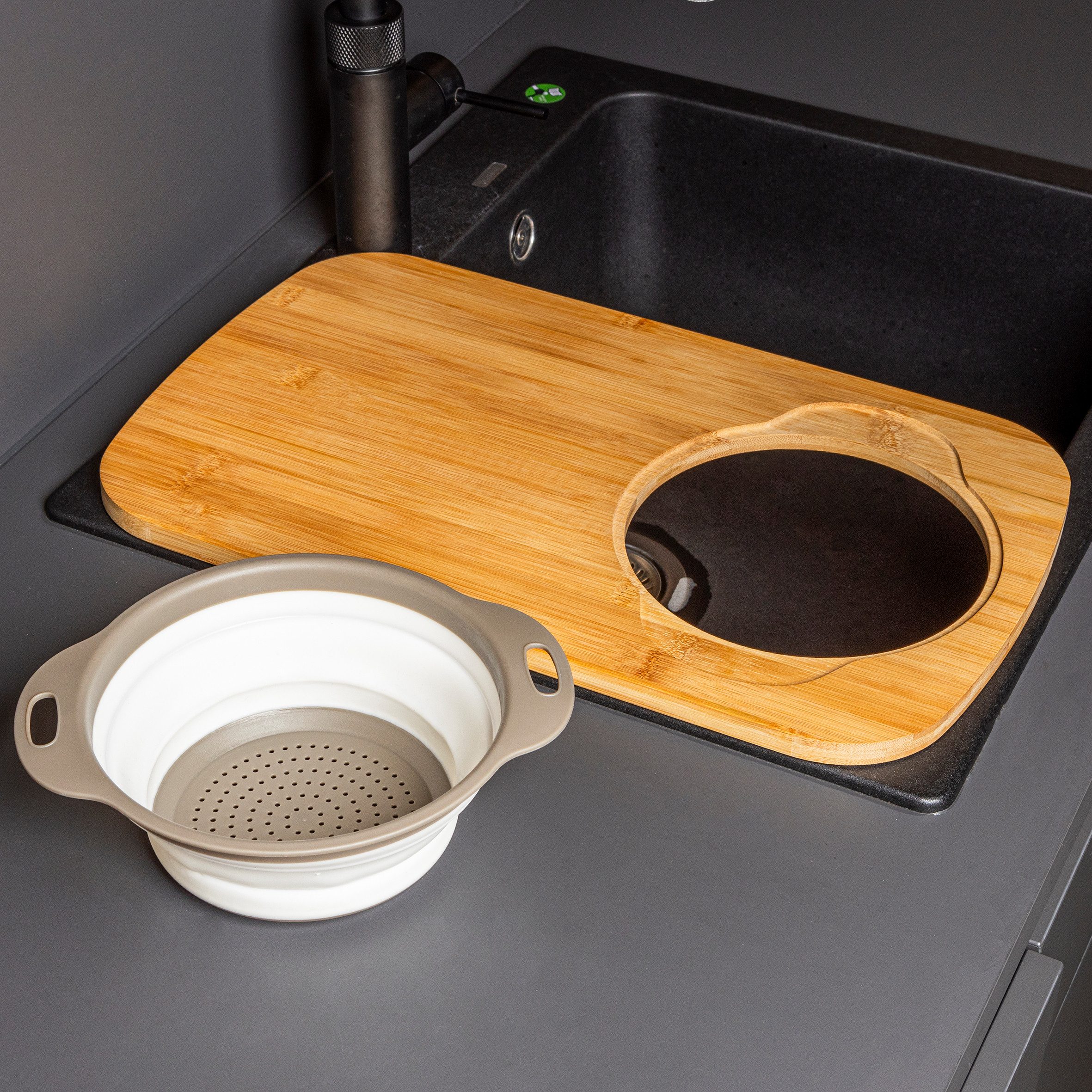 Rungassi Schneidebrett Schneidbrett Küchenbrett Arbeitsbrett mit Sieb 28562, (Schneidebrett mit Sieb)