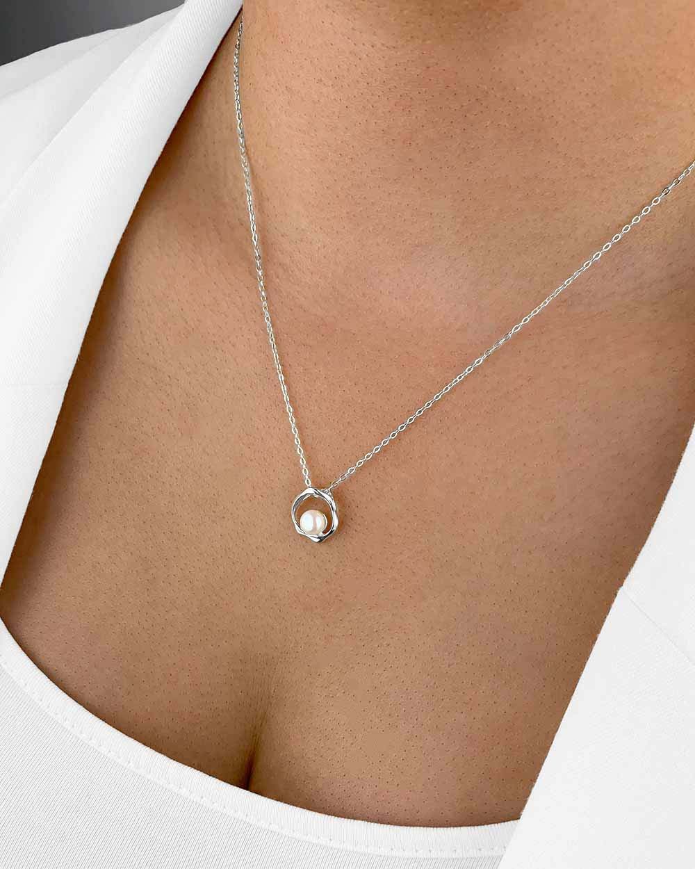 Kette mit Anhänger 'Helena' Damen Halskette Silber 925 Perlen Anhänger Kreis