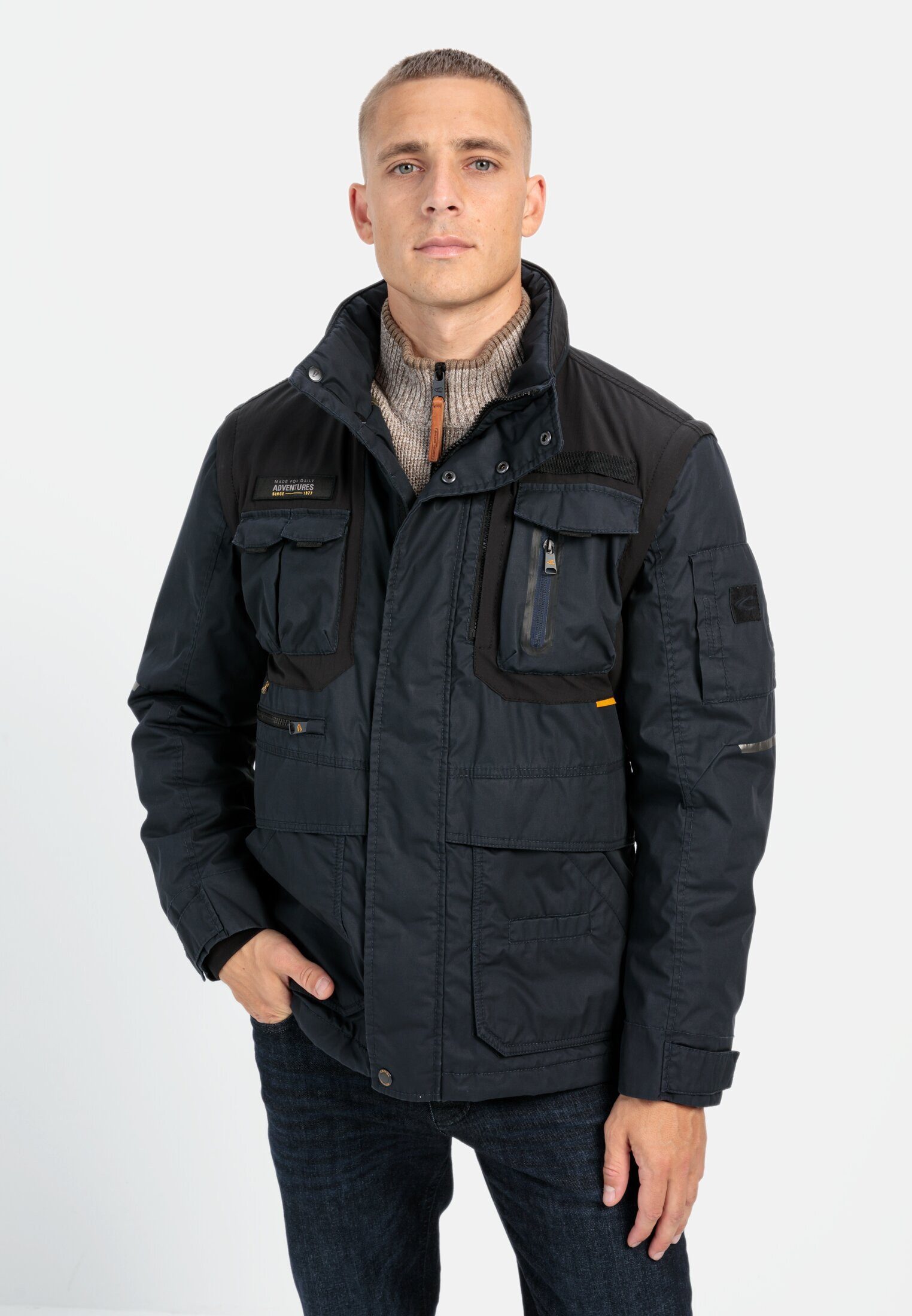 Outdoorjacke mit Einroll-Kapuze