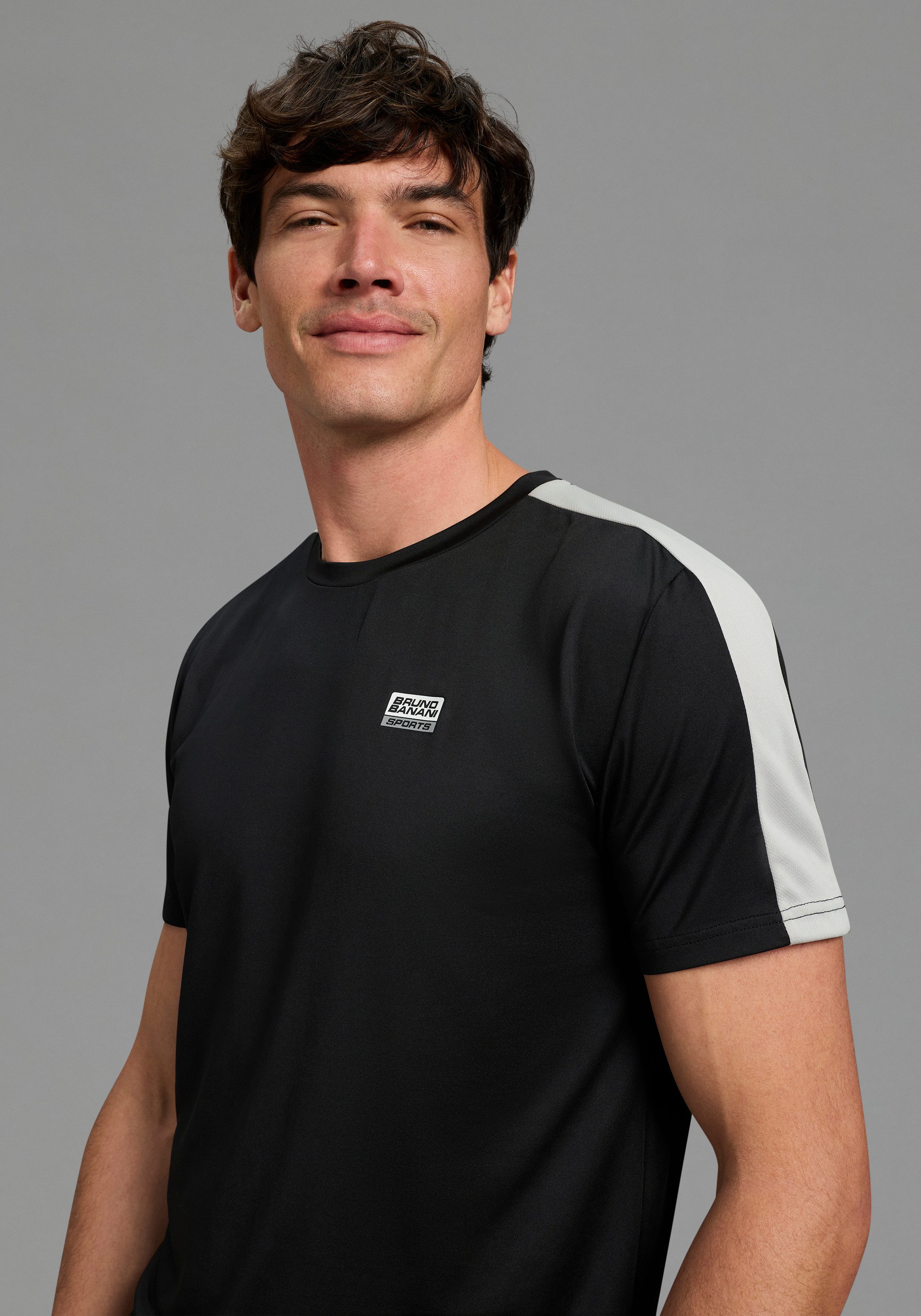Bruno Banani Funktionsshirt sportlicher Stil, Halbarm, schmale Passform, aus Single Jersey