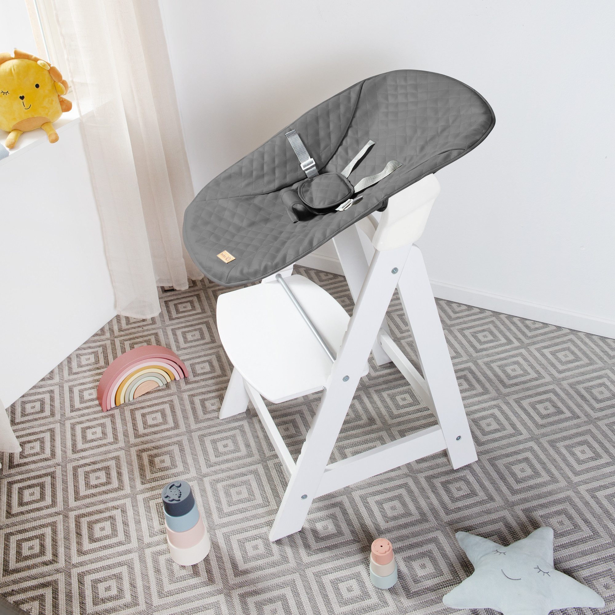 roba® Hochstuhl Born Up Click, Stone gesteppt - mit Aufsatz für Neugeborene, ab Geburt, 2-in-1 Treppenhochstuhl in Weiß - Höhenverstellbar - Kinderhochstuhl