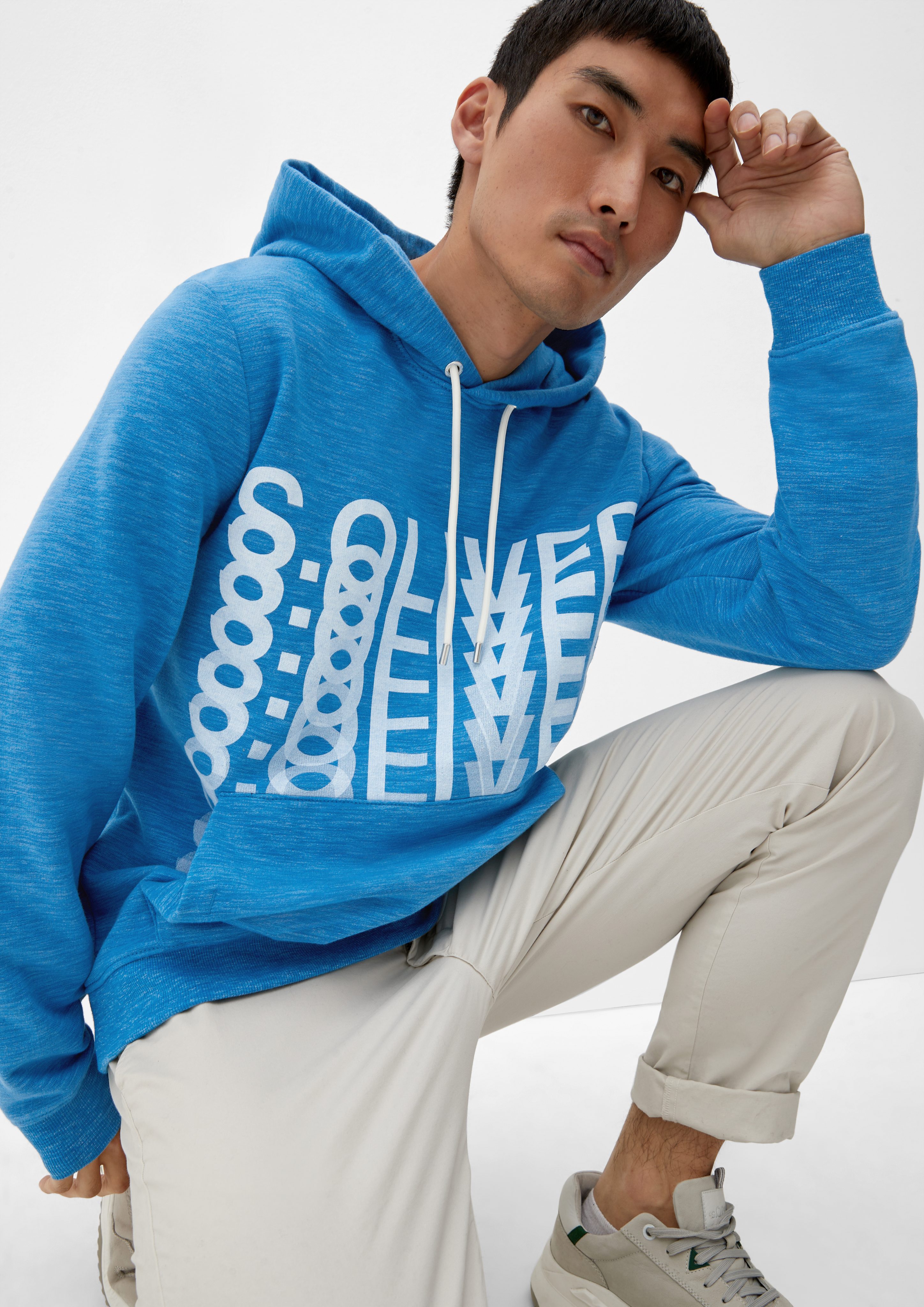 s.Oliver Hoodie Schriftprint mit Sweatshirt Rippblende, Rippbündchen türkisblau