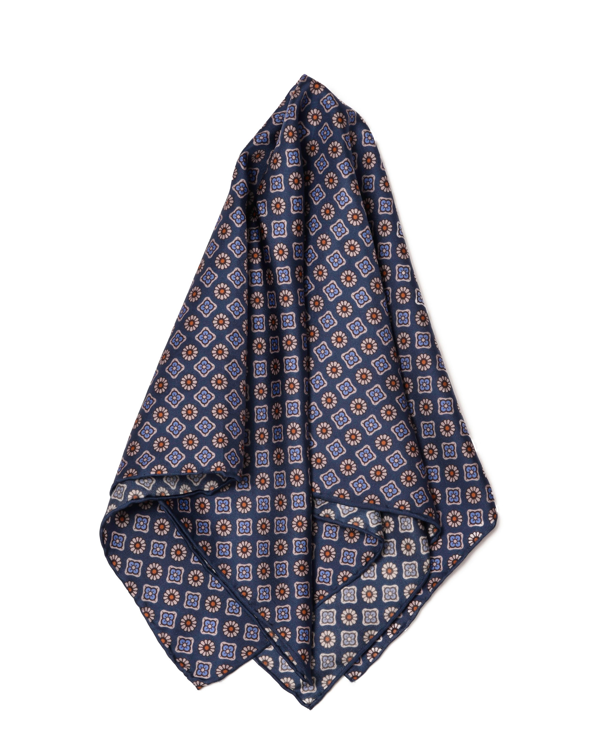 MayTree Seidentuch Herren handrolliert aus Twill-Seide 53x53, dezente Muster blau, (Stück), 100% Seide