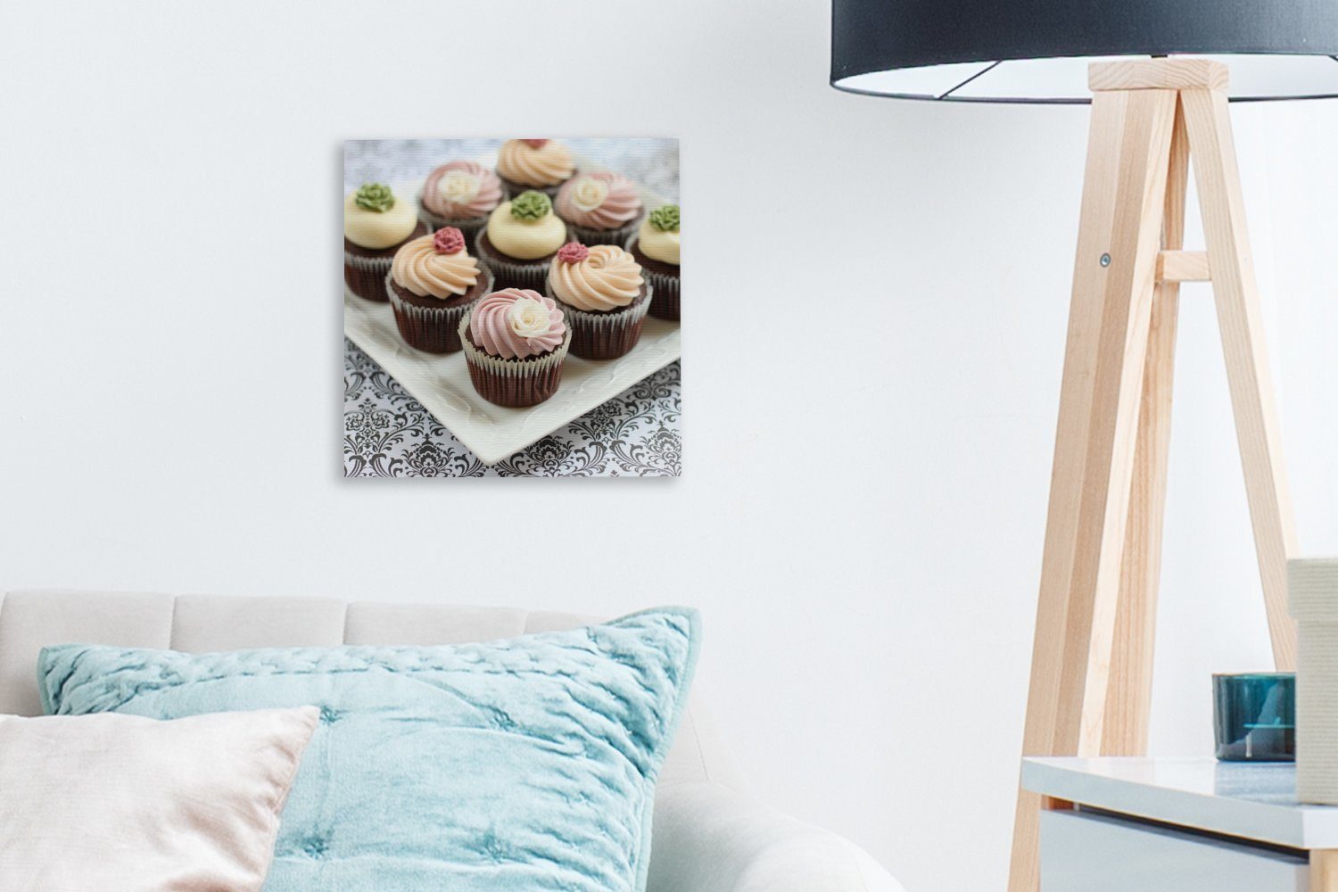 Zuckerguss, Ein Leinwandbild mit OneMillionCanvasses® für Teller St), Leinwand Schlafzimmer Wohnzimmer (1 Bilder mit Schokoladen-Cupcakes