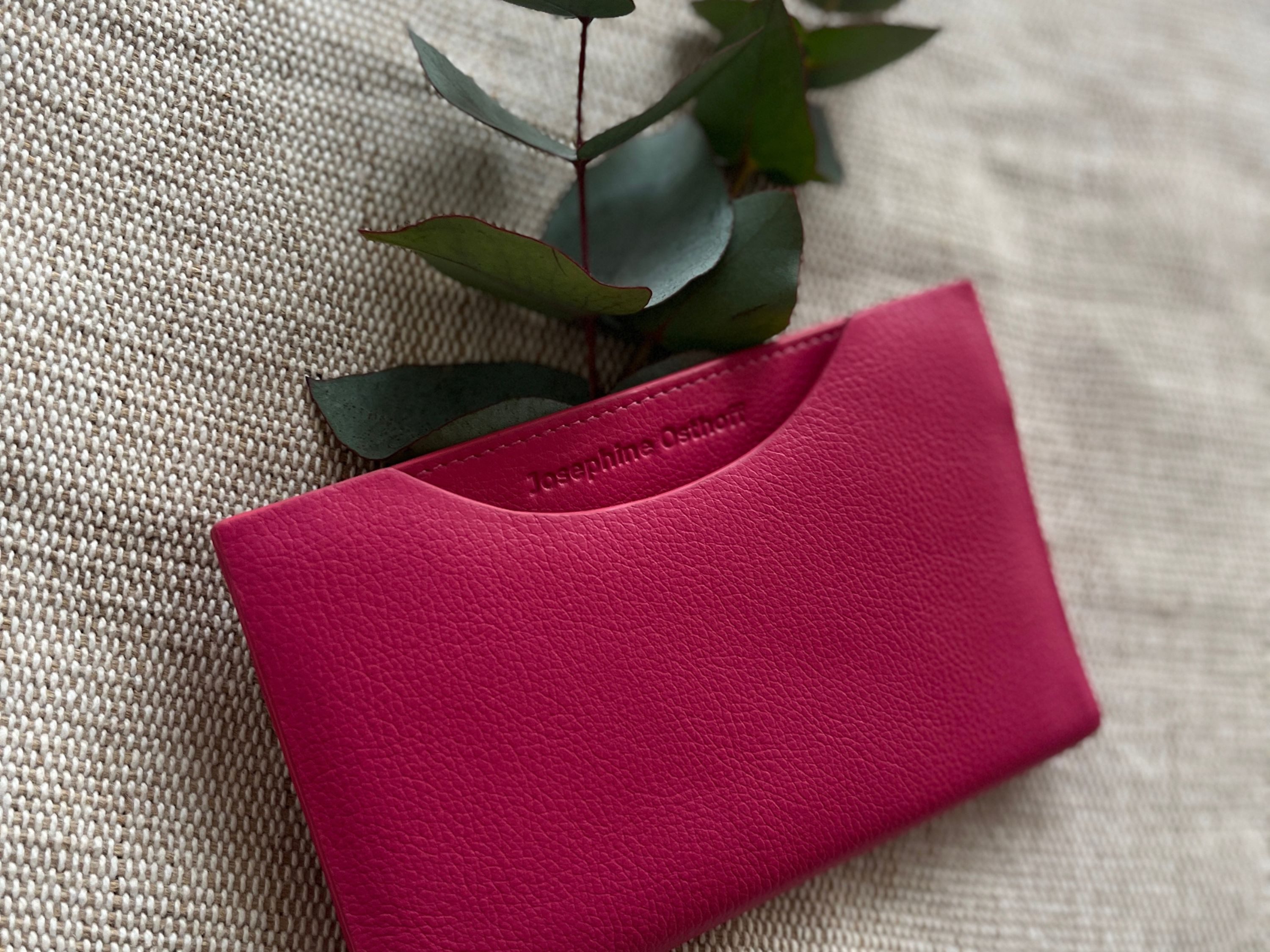 Josephine Osthoff Brieftasche Hamburg Geldbörse flach fuchsia