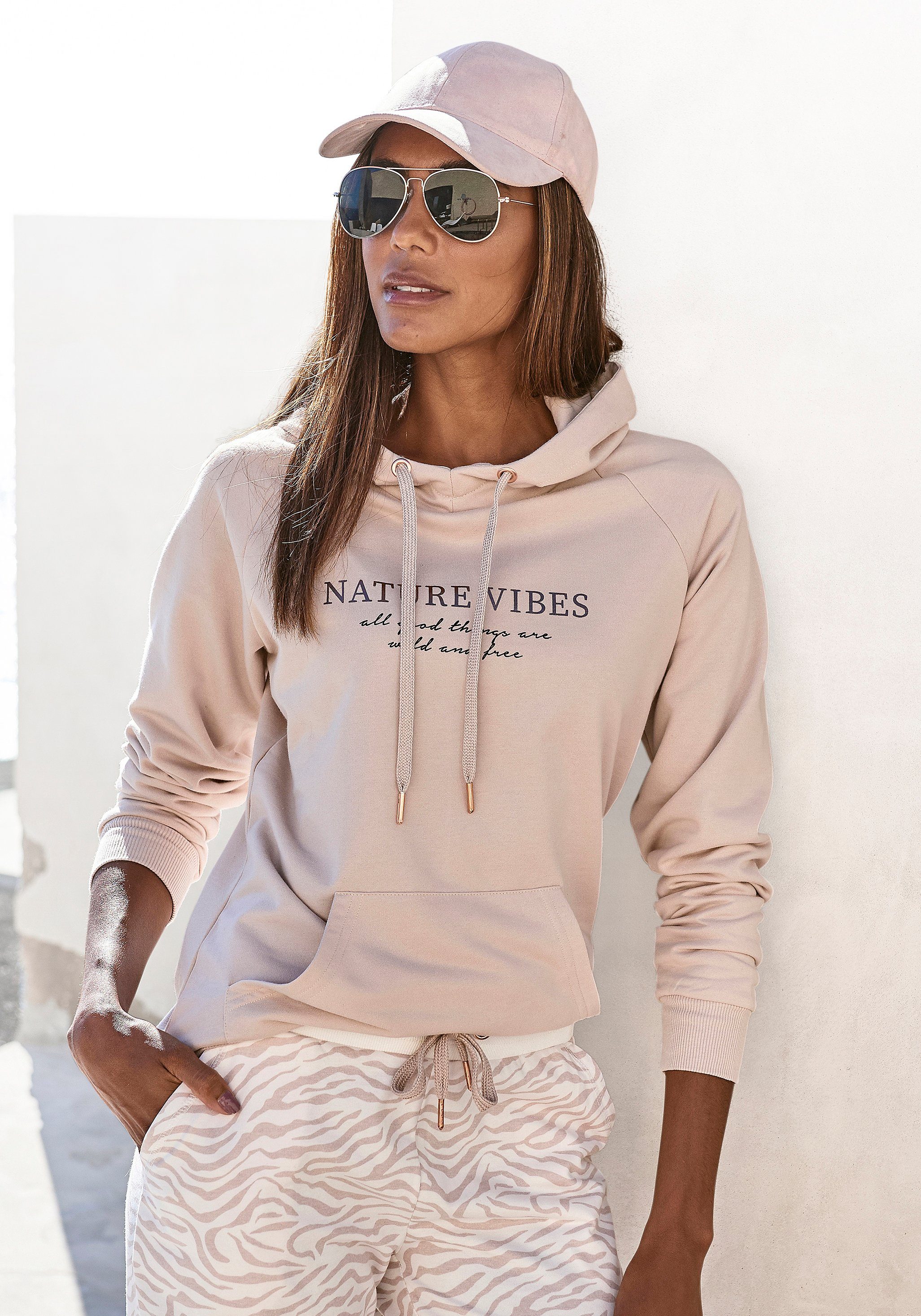 LASCANA Hoodie mit Kängurutasche, Loungewear