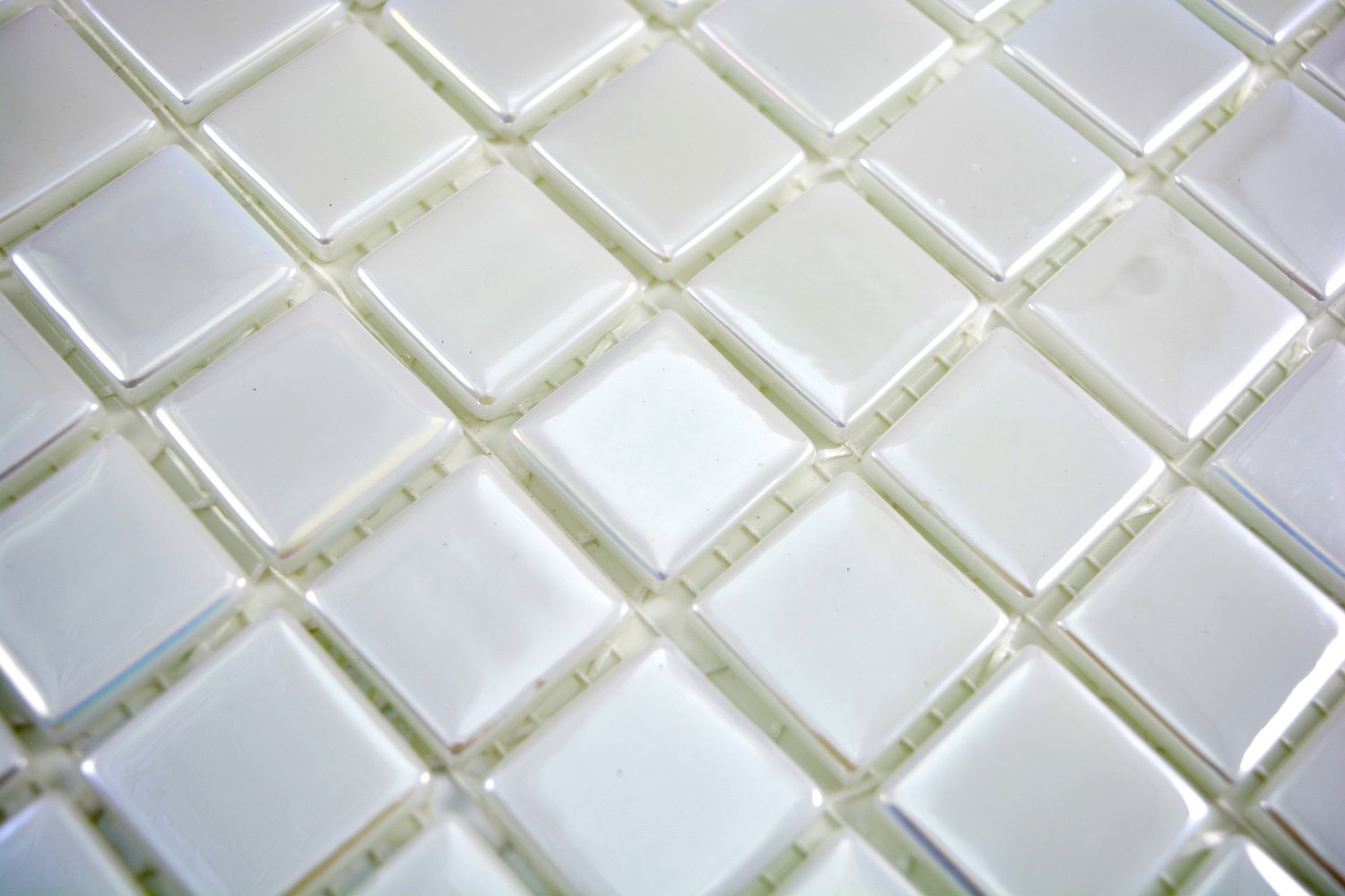 Mosani Mosaikfliesen Glasmosaik Wandbelag Fliese Recycling weiss Nachhaltiger metallic
