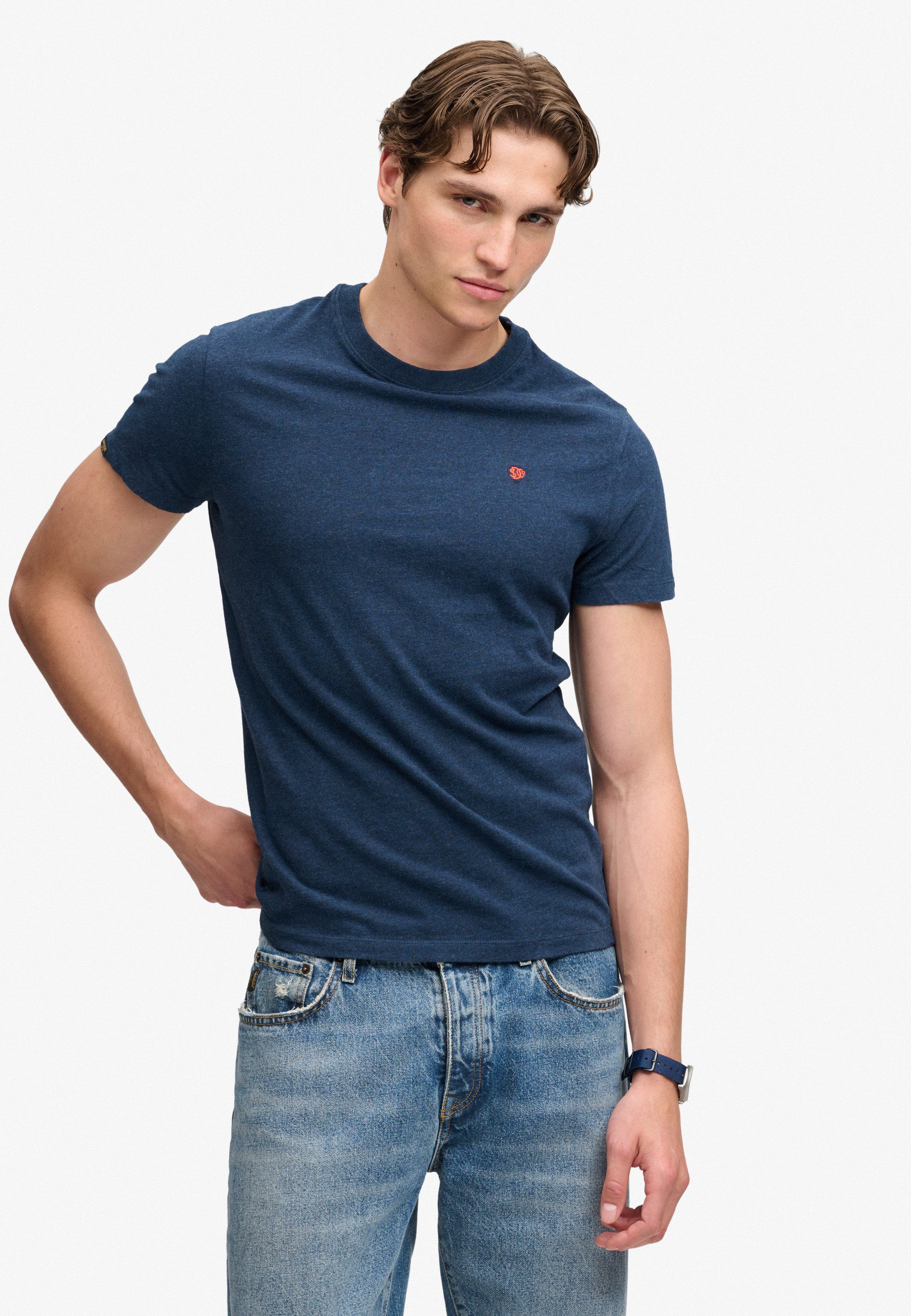 Superdry Rundhalsshirt ESSENTIAL SDCO LOGO EMB TEE Baumwolle, regular fit