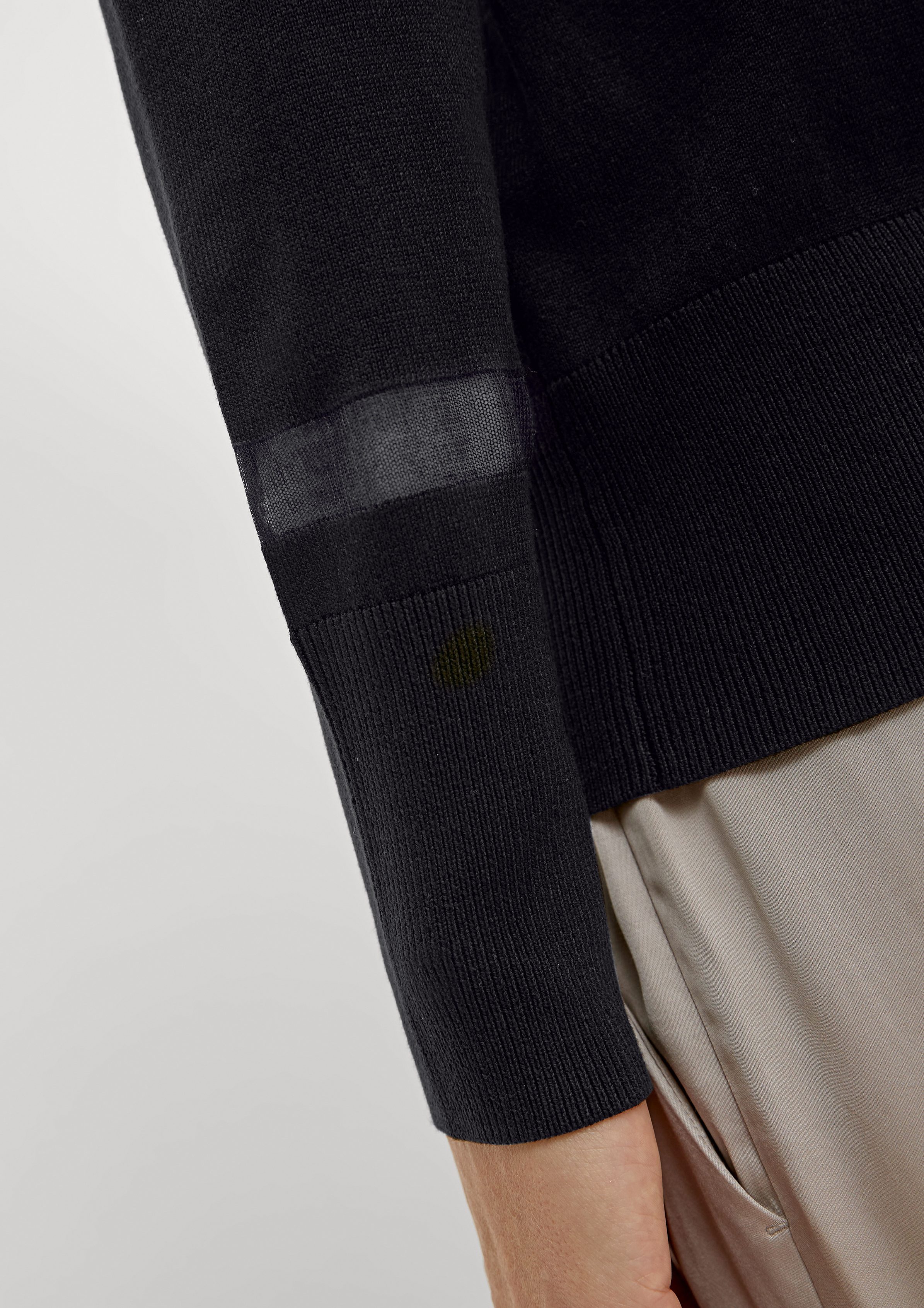 Comma Langarmshirt Pulli mit schwarz semitransparenter Blende Blende
