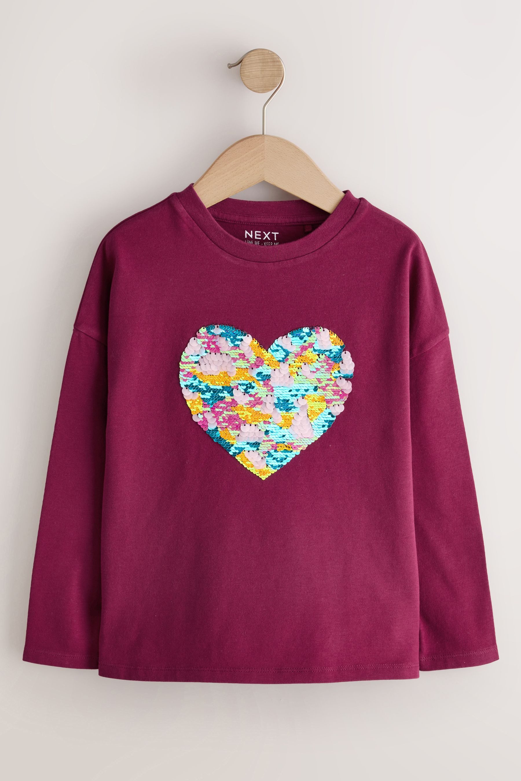 Next Paillettenshirt Langärmeliges Oberteil mit Pailletten-Herz (1-tlg)