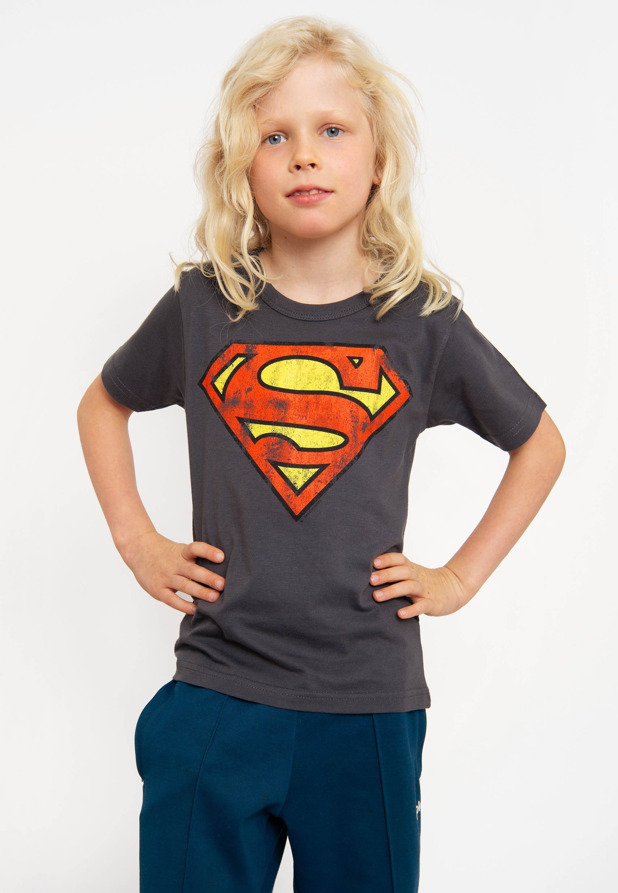 Bestseller-Informationen! LOGOSHIRT T-Shirt DC dunkelblau Superman Comics lizenziertem mit Print –