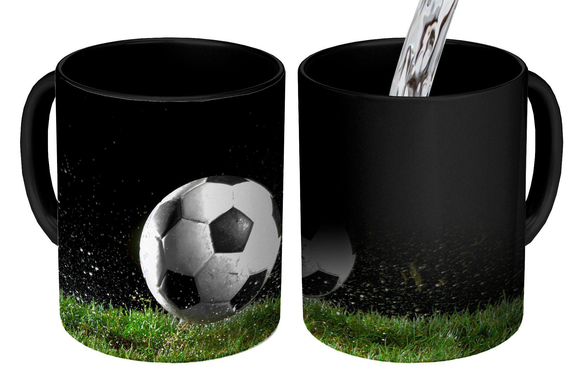 MuchoWow Tasse Fußball auf der Wiese, Keramik, Farbwechsel, Kaffeetassen, Teetasse, Zaubertasse, Geschenk