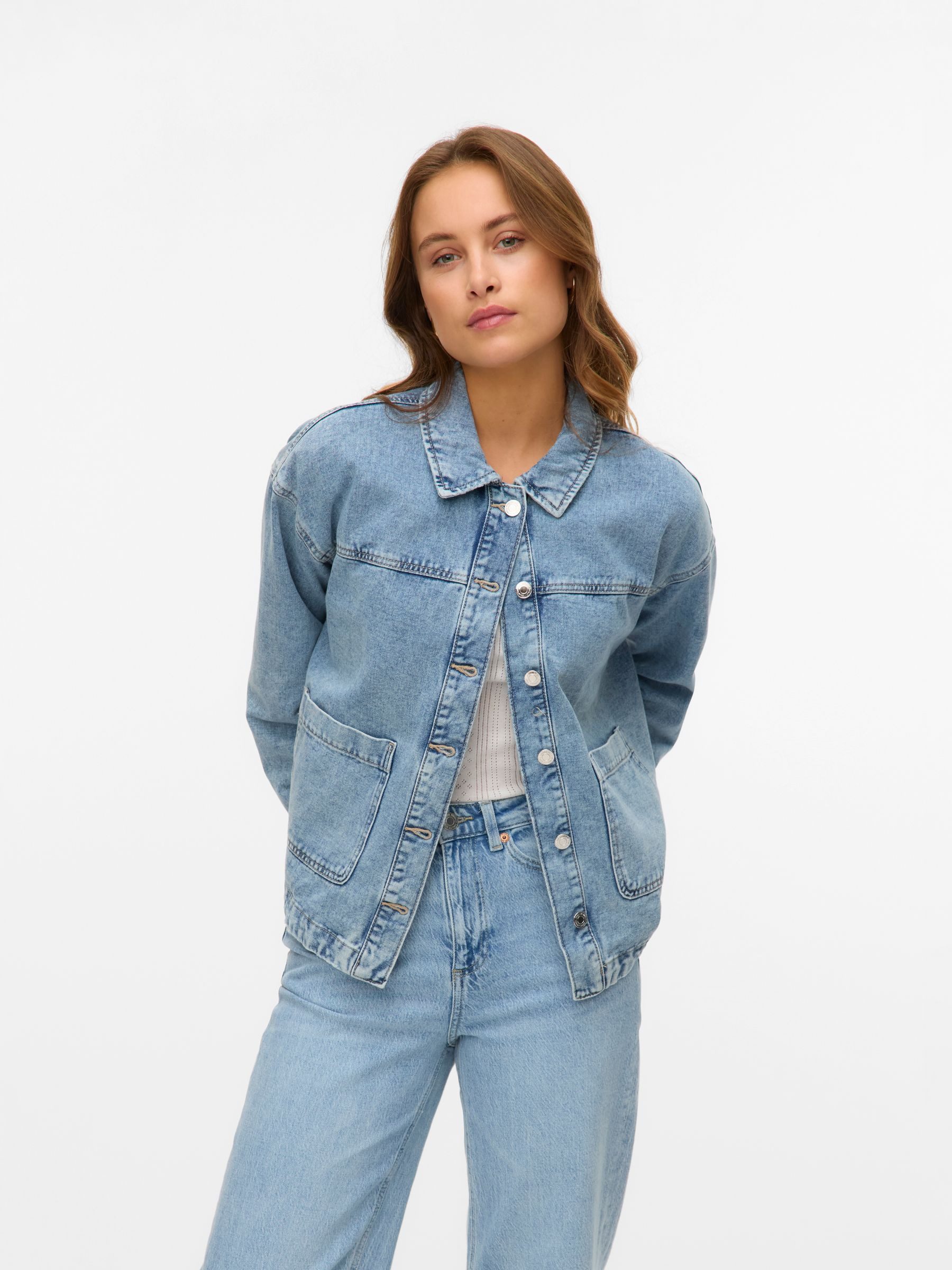 Vero Moda Jeansjacke Robustes Denim Hemd Design mit Knopfleiste VMJAMIE LS günstig online kaufen