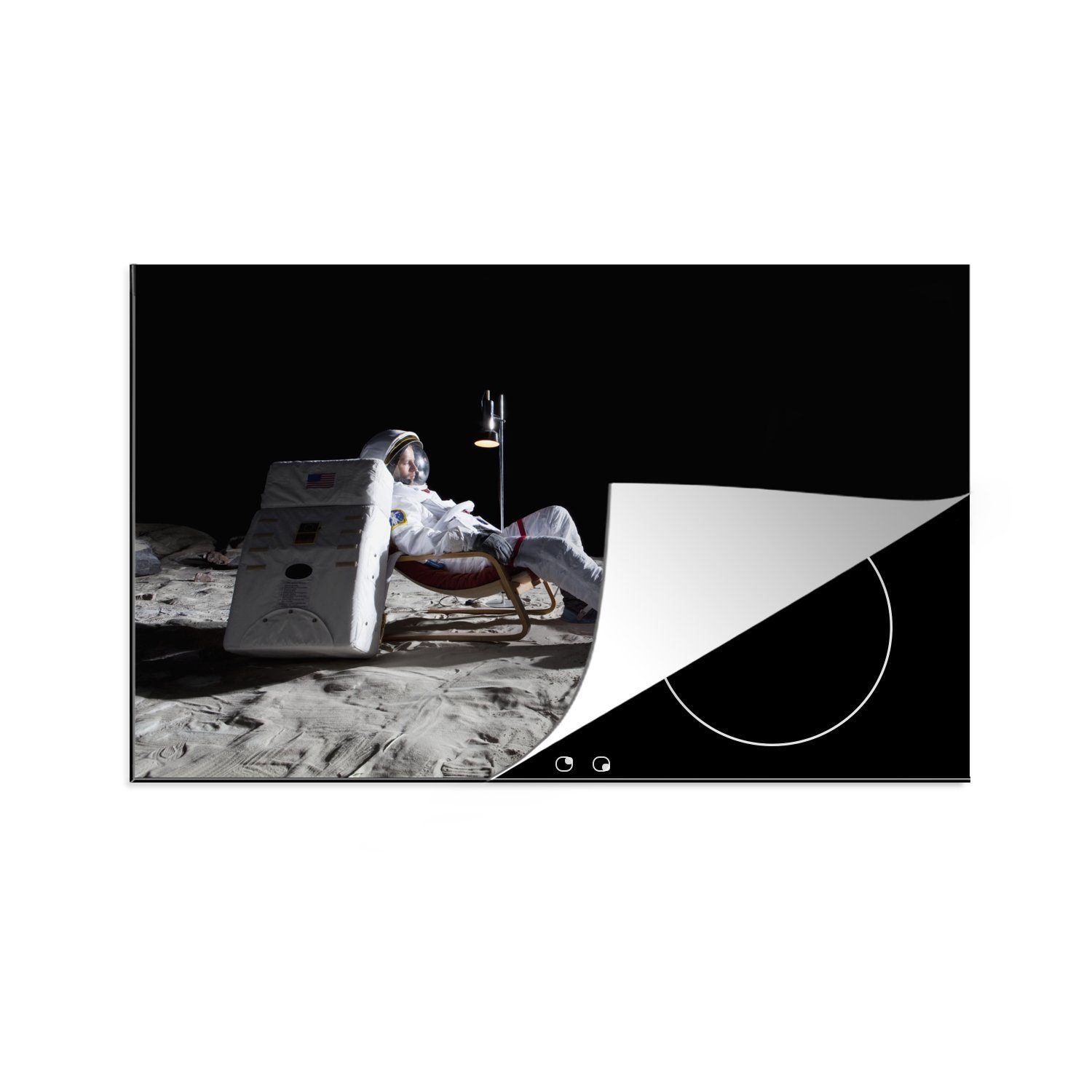 MuchoWow Herdblende-/Abdeckplatte Astronaut - Mond - Fernsehen, Vinyl, (1 tlg), 81x52 cm, Induktionskochfeld Schutz für die küche, Ceranfeldabdeckung