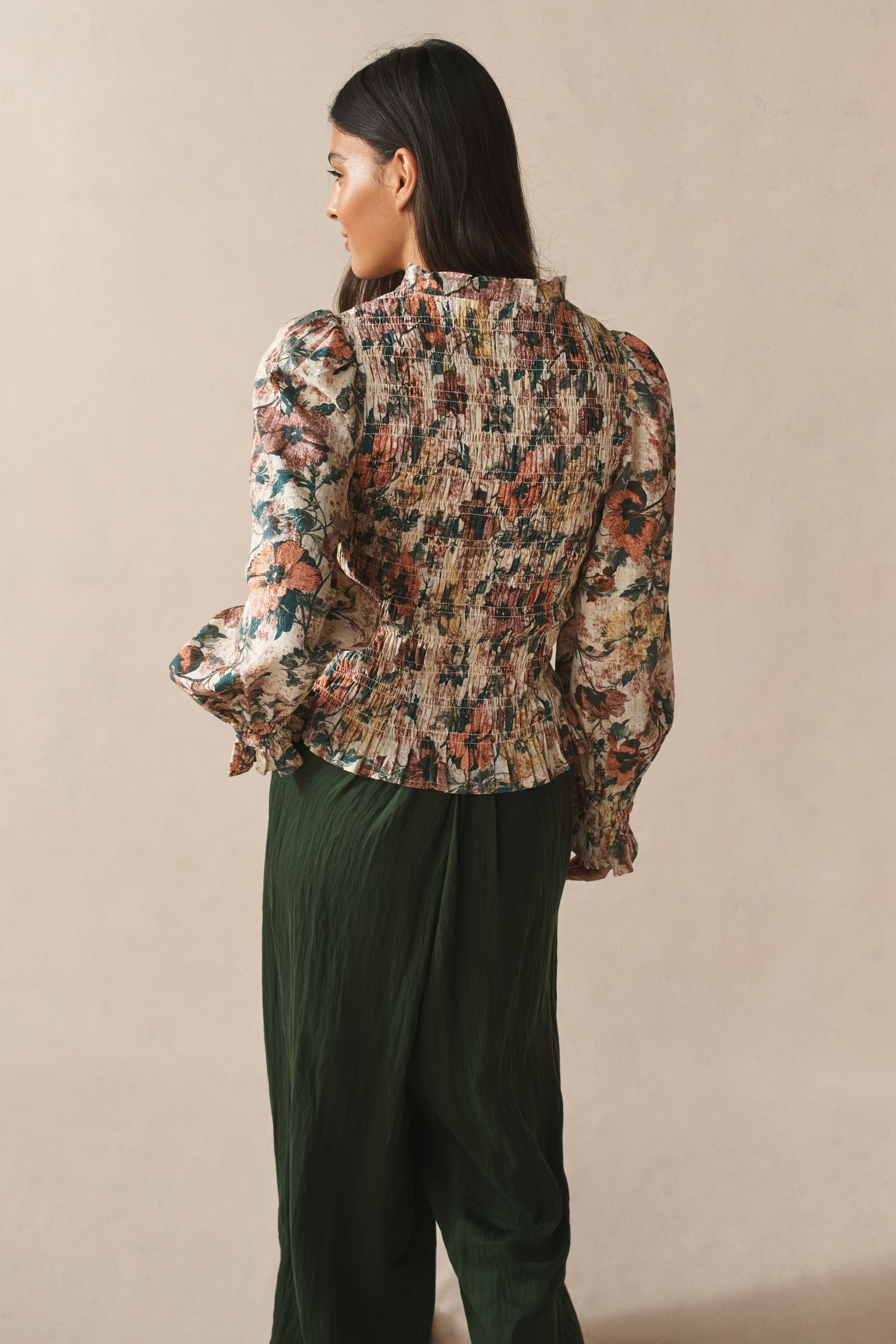 Next Langarmbluse Langärmelige, gesmokte Bluse mit Knopfleiste (1-tlg) günstig online kaufen