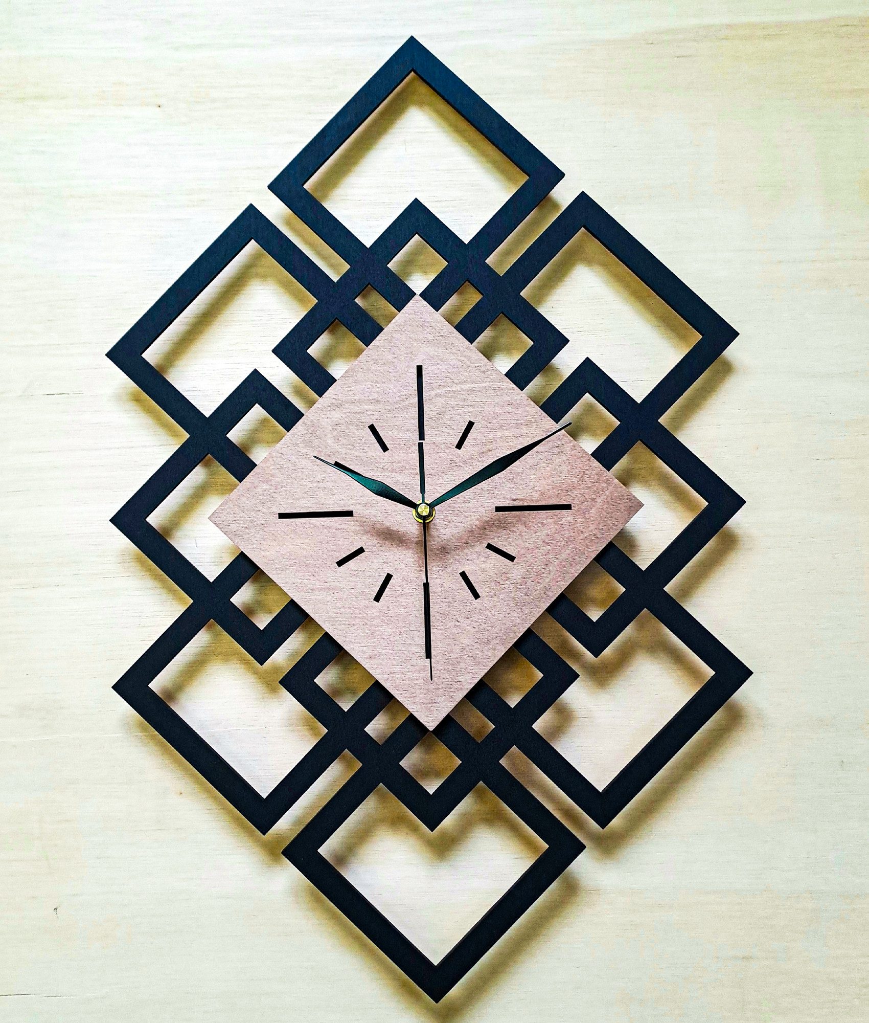 ORNAMENTI Wanduhr Groß, modern Wanduhr, Holz, Eichenfurnier, loft, minimalistisch (ohne Ticken, Wanddeko, Holzdeko, 4 Farben, hingucker Wanduhr)