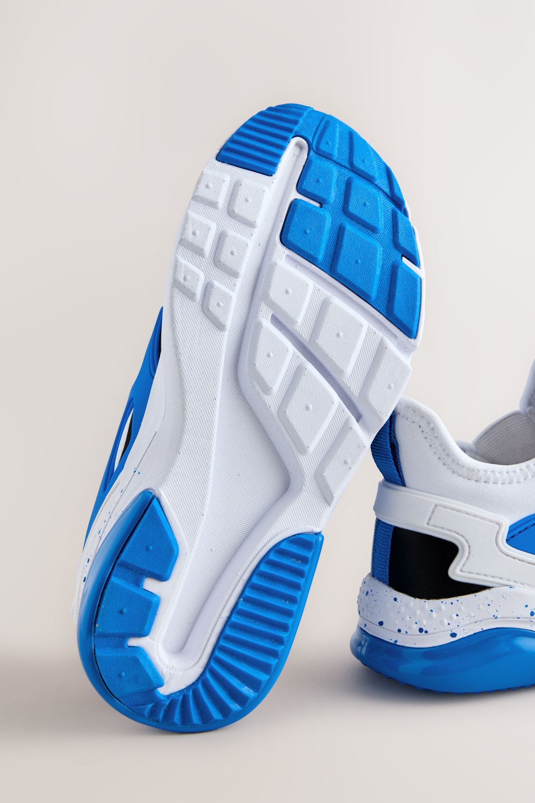 Next Elastischer Sportschuh mit Schnürung Sneaker (1-tlg)