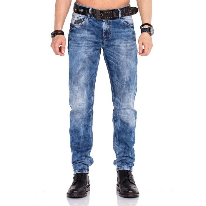 Cipo & Baxx Bequeme Jeans im Regular Fit-Schnitt mit integriertem Gürtel