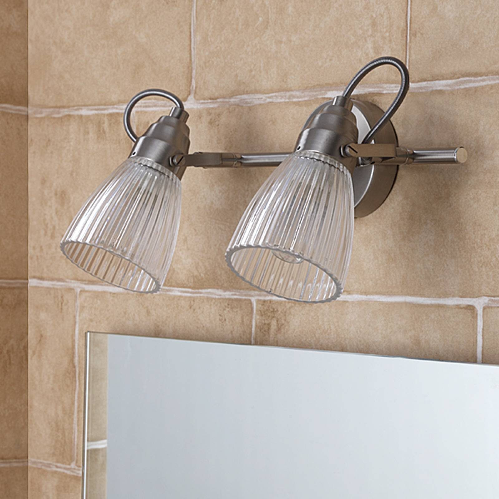 Lindby Wandleuchte Kara, Glas Alu IP44, 2 x 8 W LED