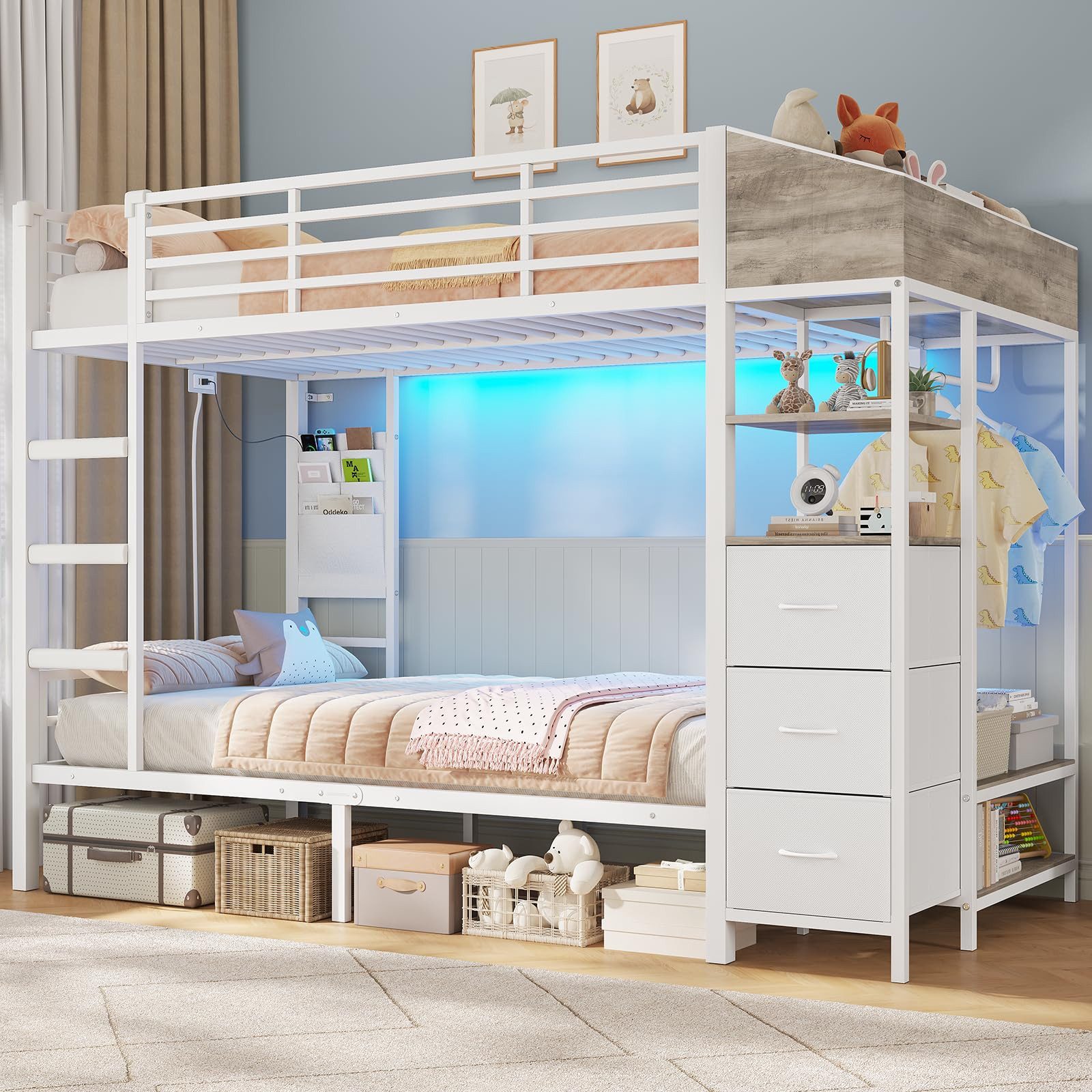 Etagenbett mit Treppe