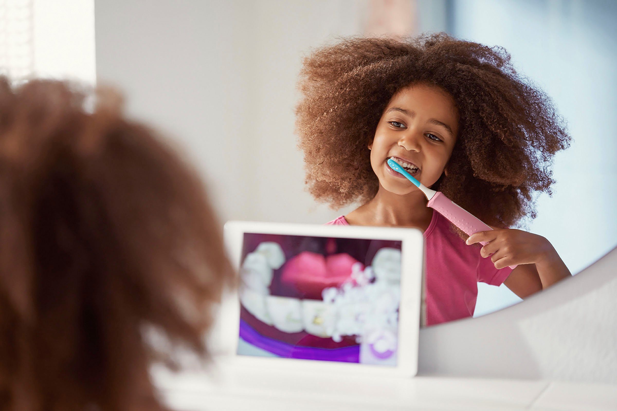 Elektrische Philips interaktiver Sonicare Kinderzahnbürste mit Zahnputz-App Aufsteckbürsten: 2 HX6352/42, St.,