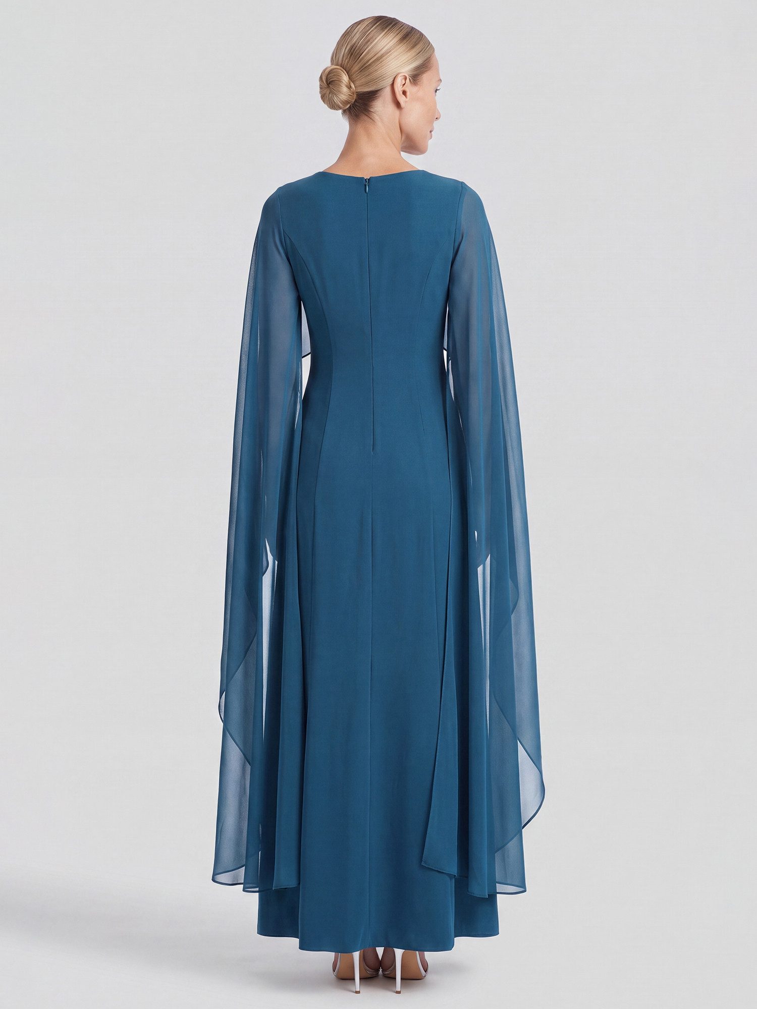 Apart Chiffonkleid mit Chiffon-Cape