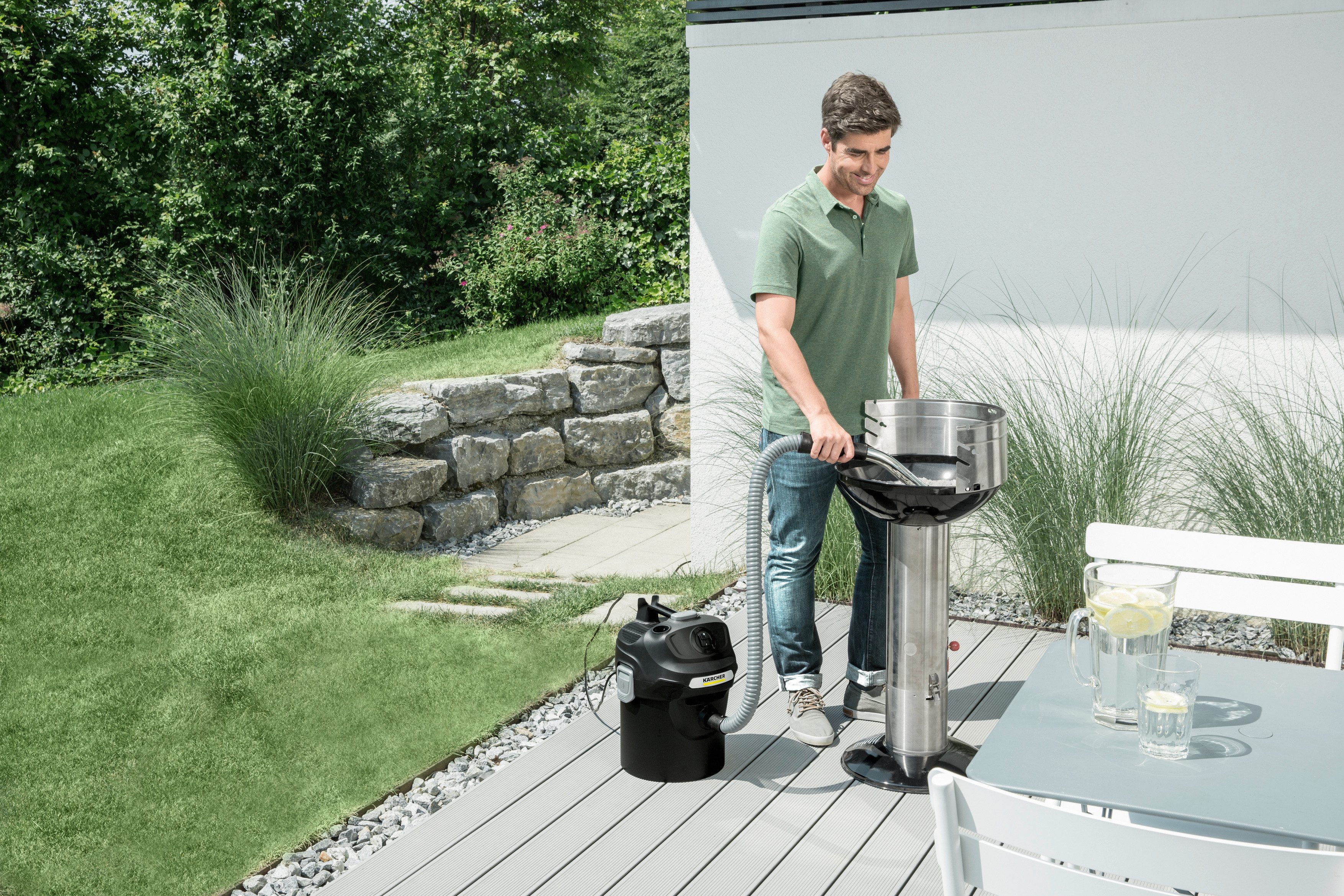 KÄRCHER Aschesauger AD 2, 600 W, beutellos, 14 l Metallbehälter, 1,2 m Saugschlauch, integrierte Filterabreinigung