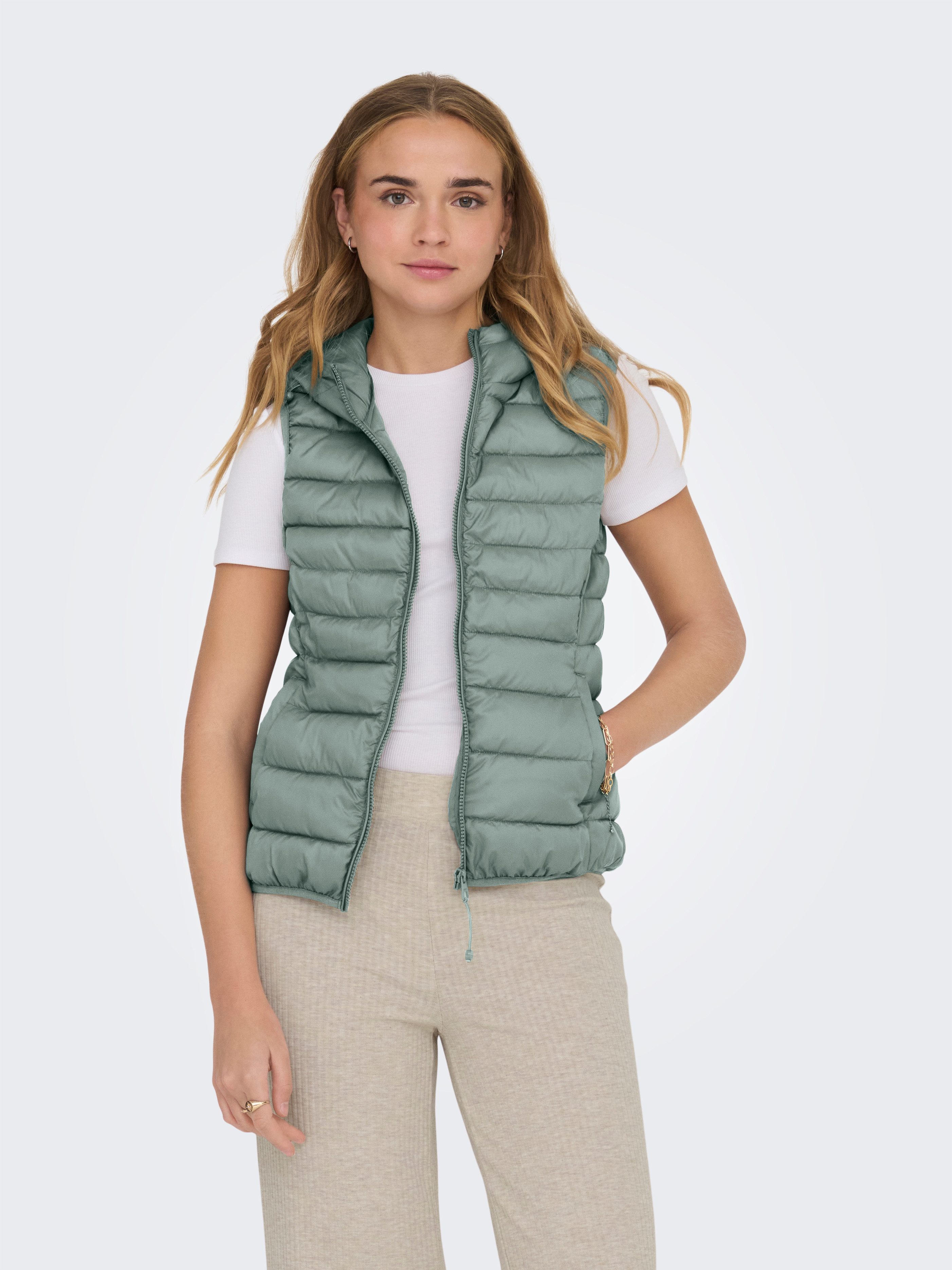 ONLY Steppweste ONLNEWTAHOE HOOD WAISTCOAT OTW NOOS mit Kapuze günstig online kaufen