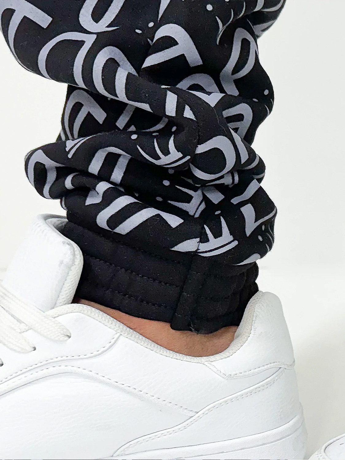 DADA Supreme Jogginghose Hiphop Baggy Design All Over Print mit Kordelzug A günstig online kaufen